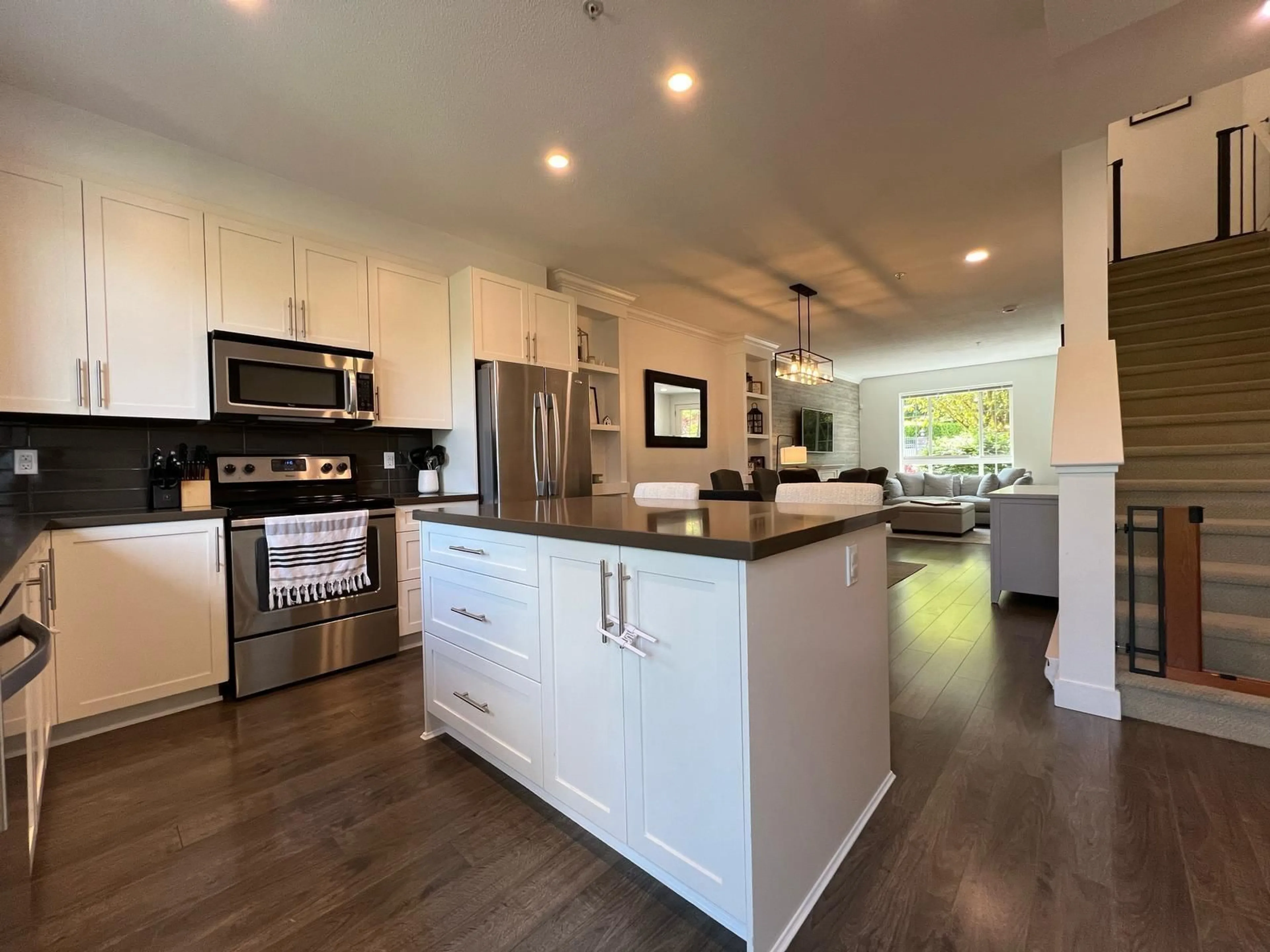 Open concept kitchen, unknown for 11 - 21867 50, Langley British Columbia V3A3T2