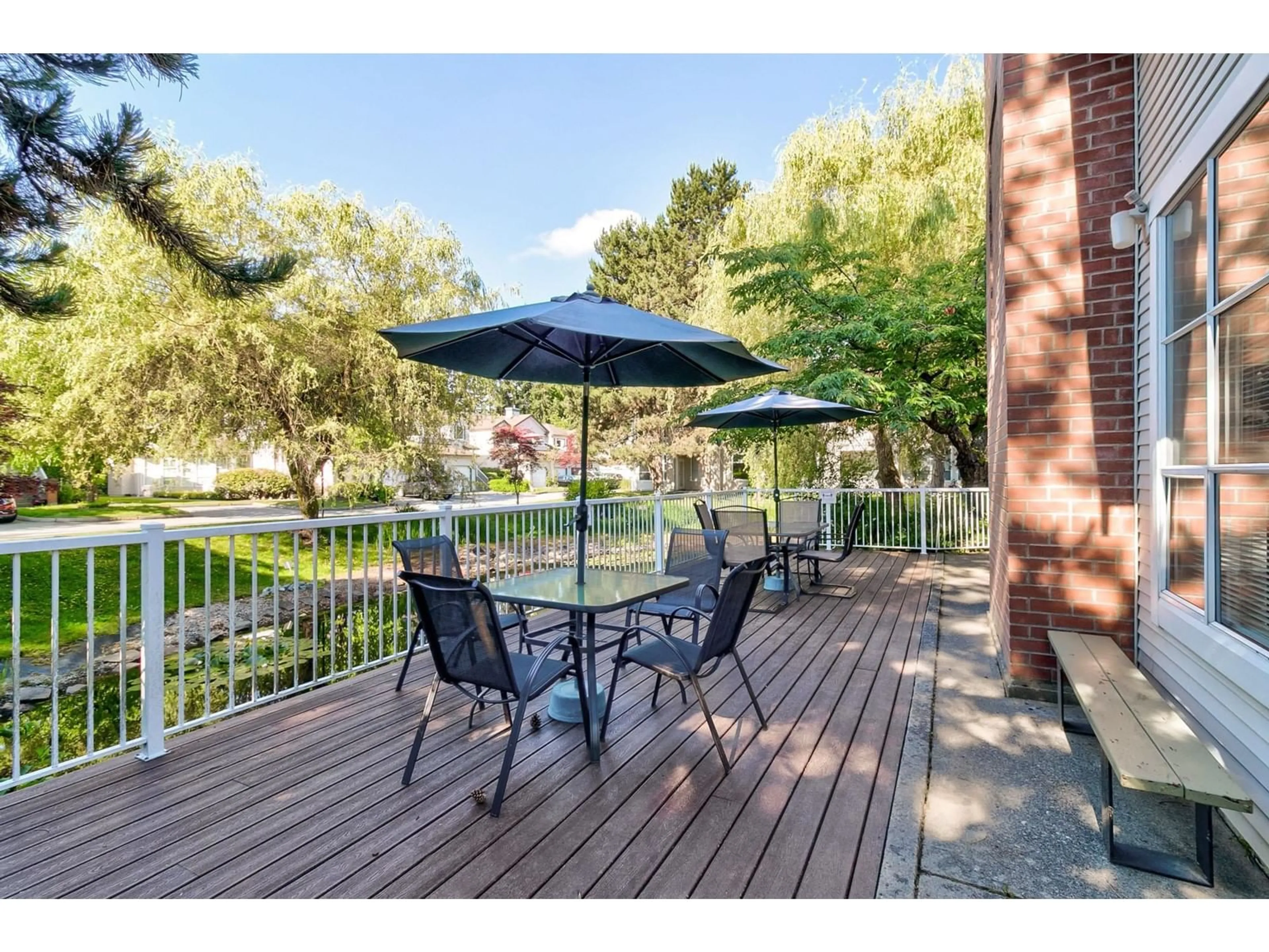 Patio, water/lake/river/ocean view for 5 - 10038 150, Surrey British Columbia V3R0M8