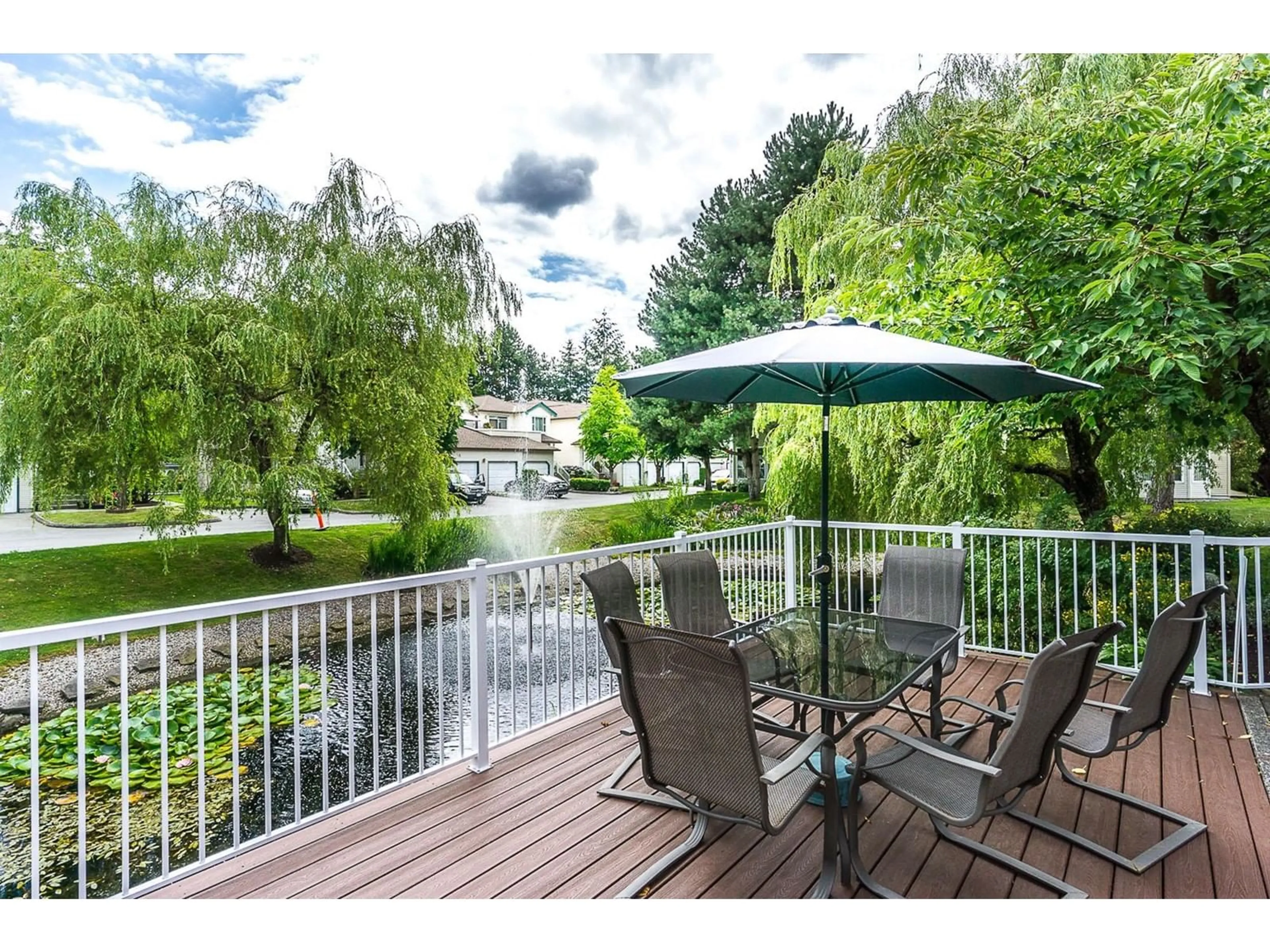 Patio, water/lake/river/ocean view for 5 - 10038 150, Surrey British Columbia V3R0M8