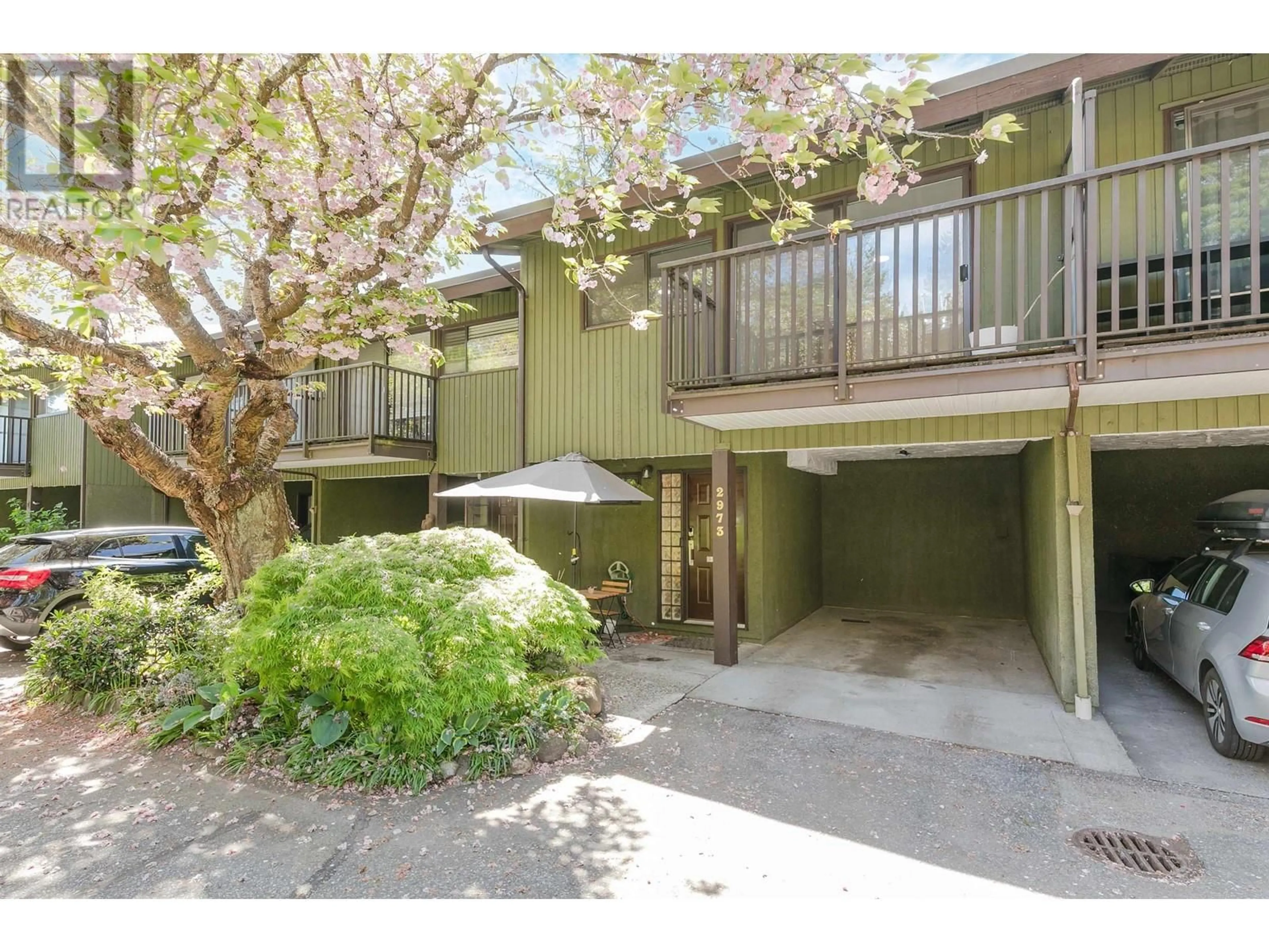 Patio, unknown for 2973 CORONA DRIVE, Burnaby British Columbia V3J1B9