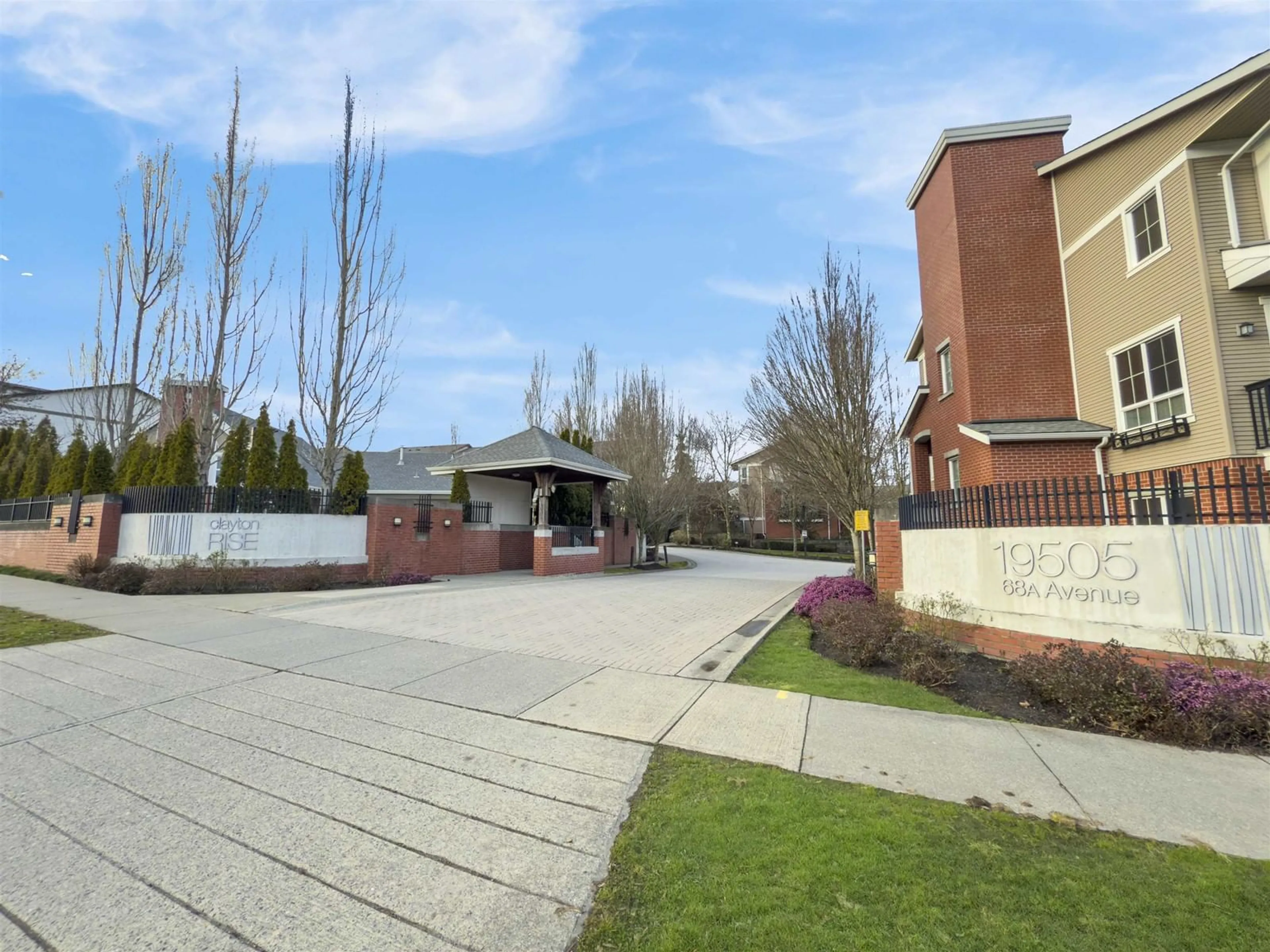 Patio, street for 24 - 19505 68A, Surrey British Columbia V4N6K3