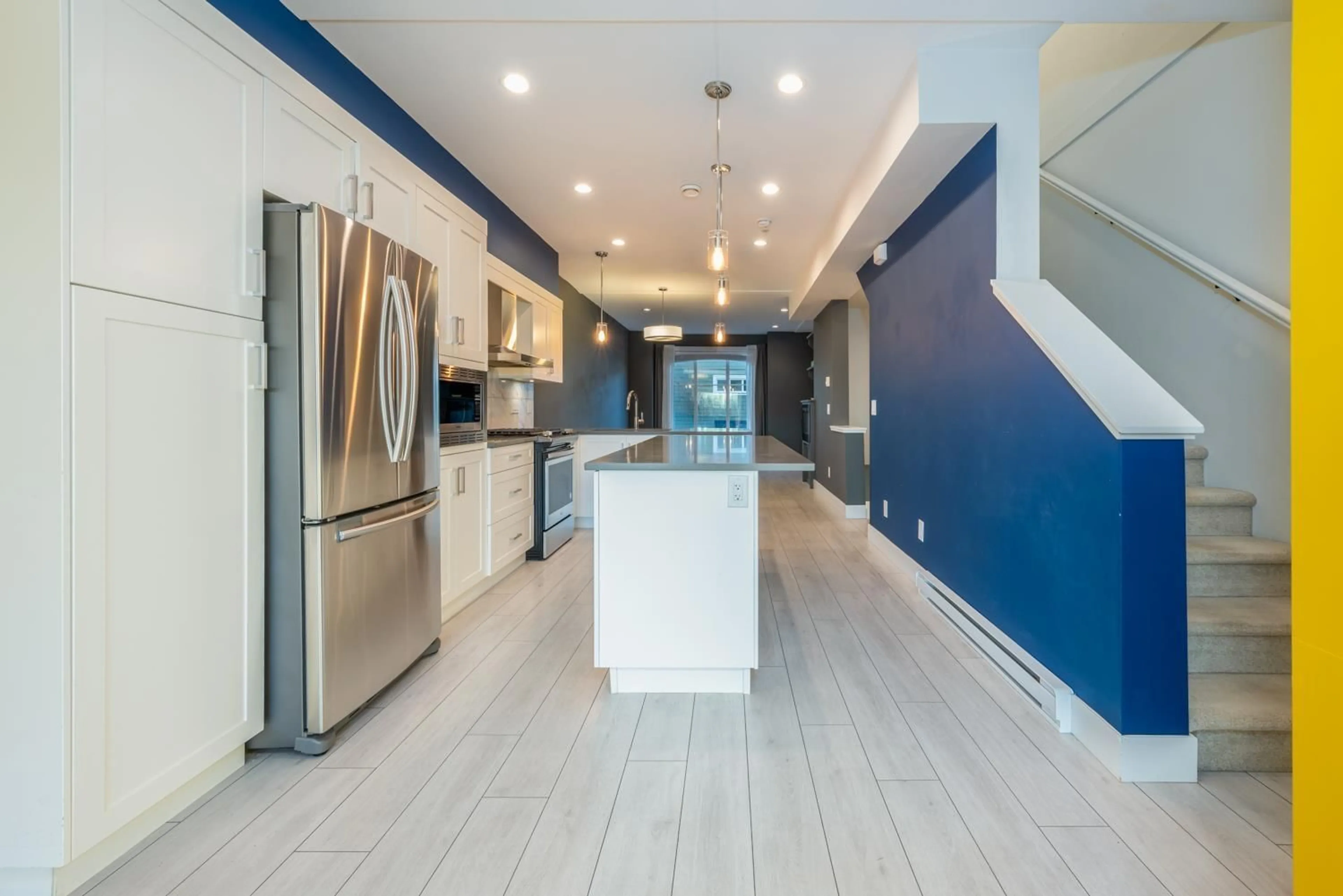 Open concept kitchen, ceramic/tile floor for 19 - 21150 76A, Langley British Columbia V2Y0V9