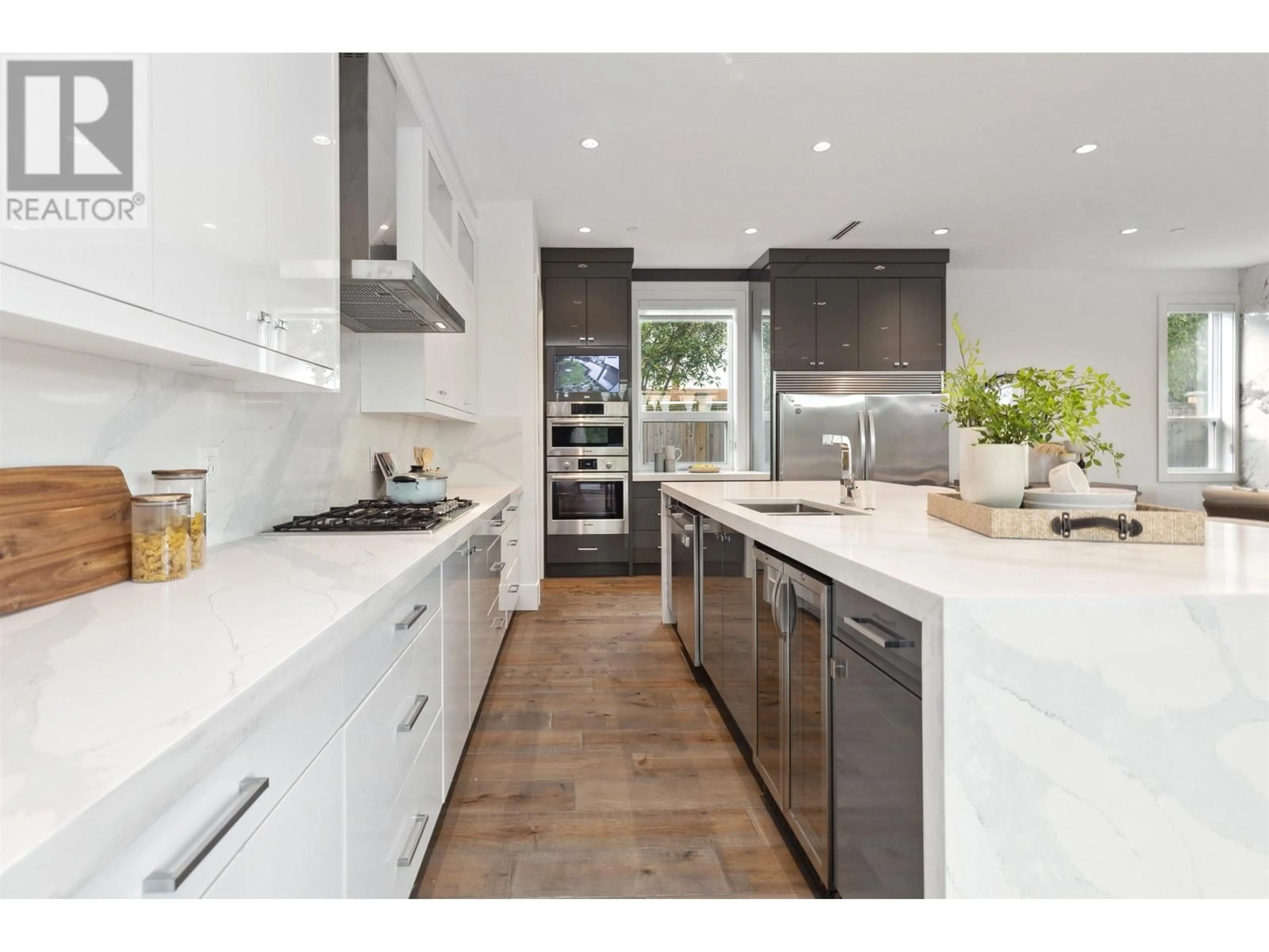 Contemporary kitchen, unknown for 5477 15B AVENUE, Delta British Columbia V4M2G8