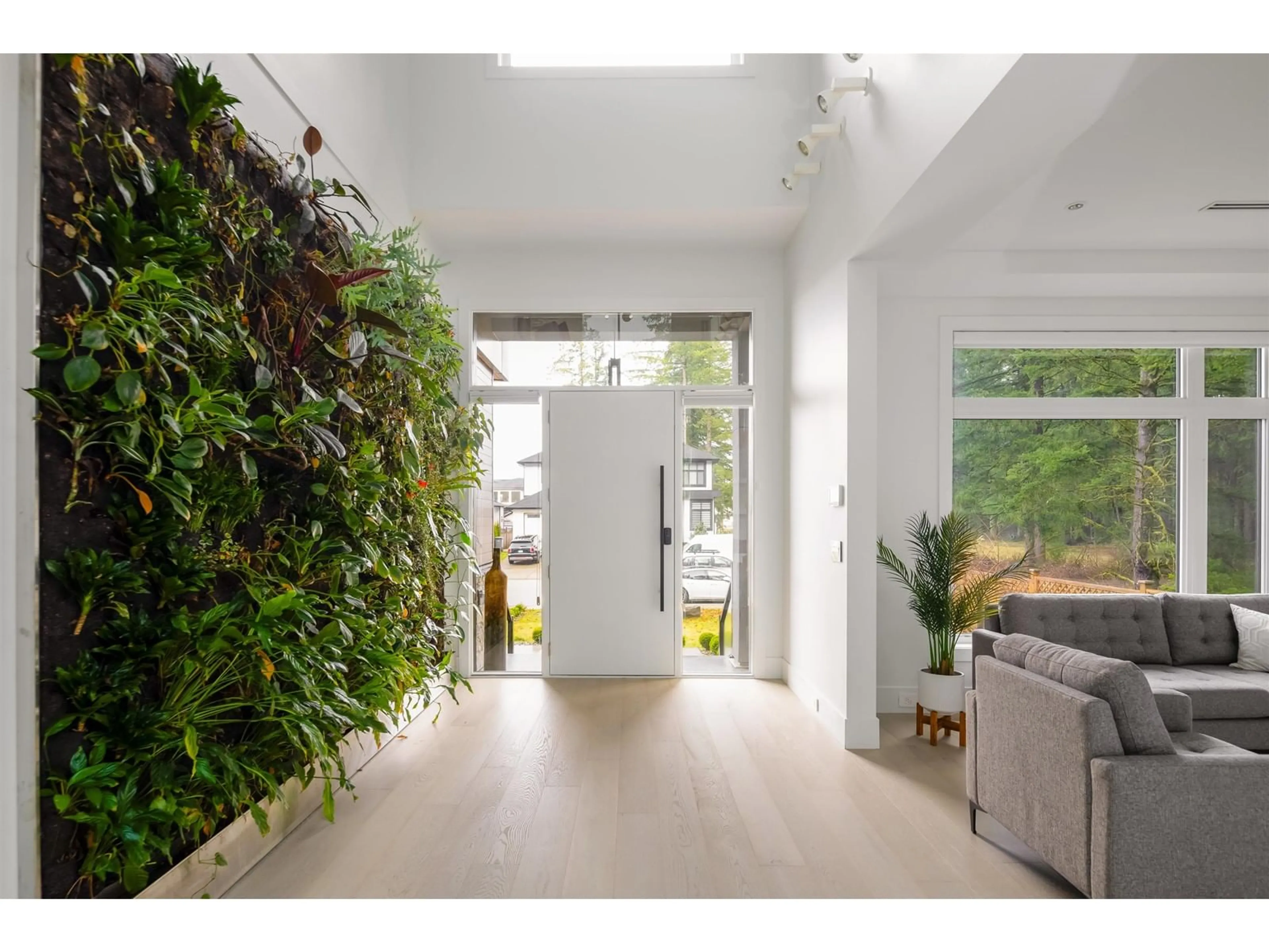 Indoor entryway for 19720 31A, Langley British Columbia V2Z0B2