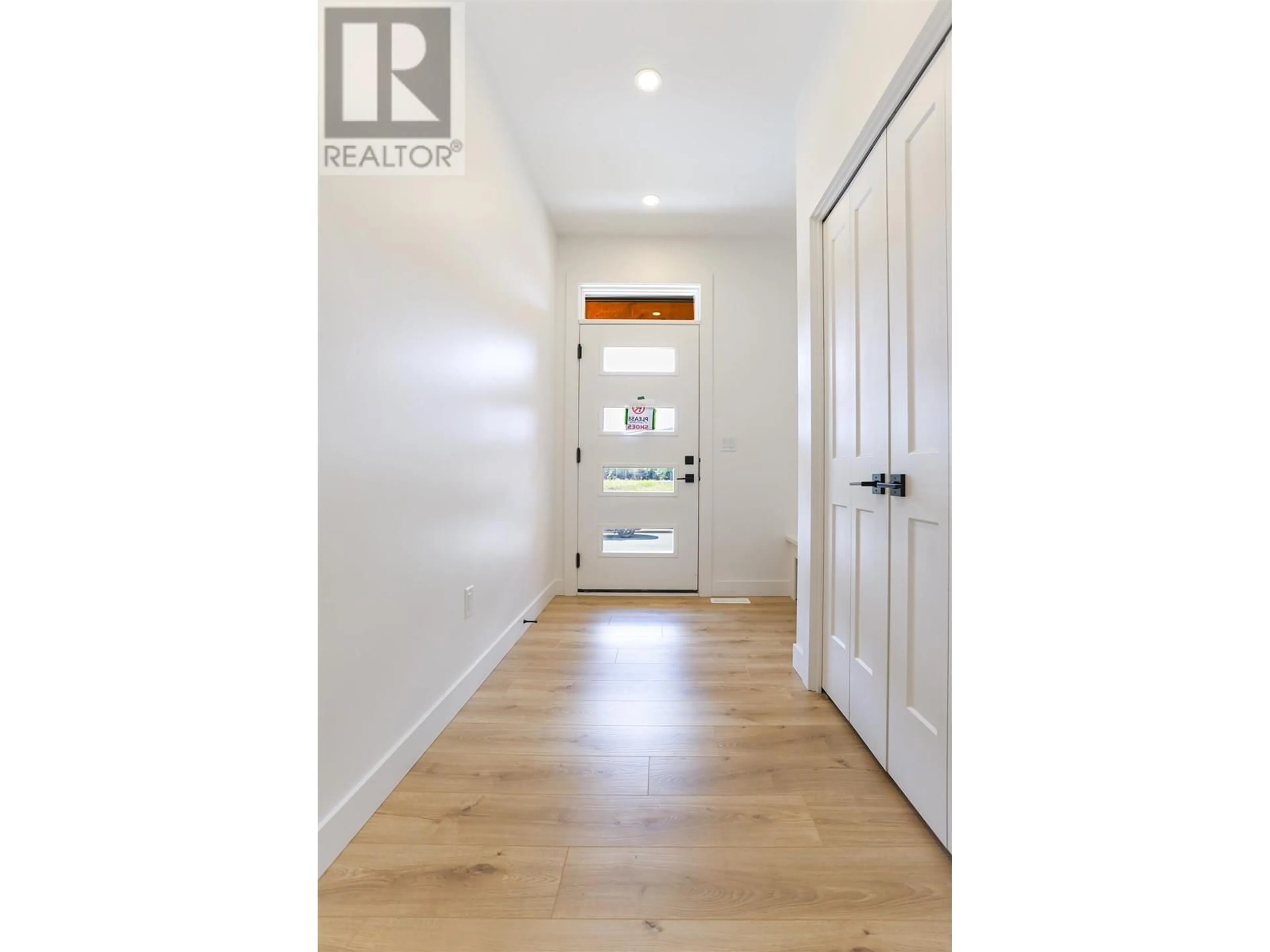 Indoor entryway for 169 WAKITA STREET, Kitimat British Columbia V8C2S1