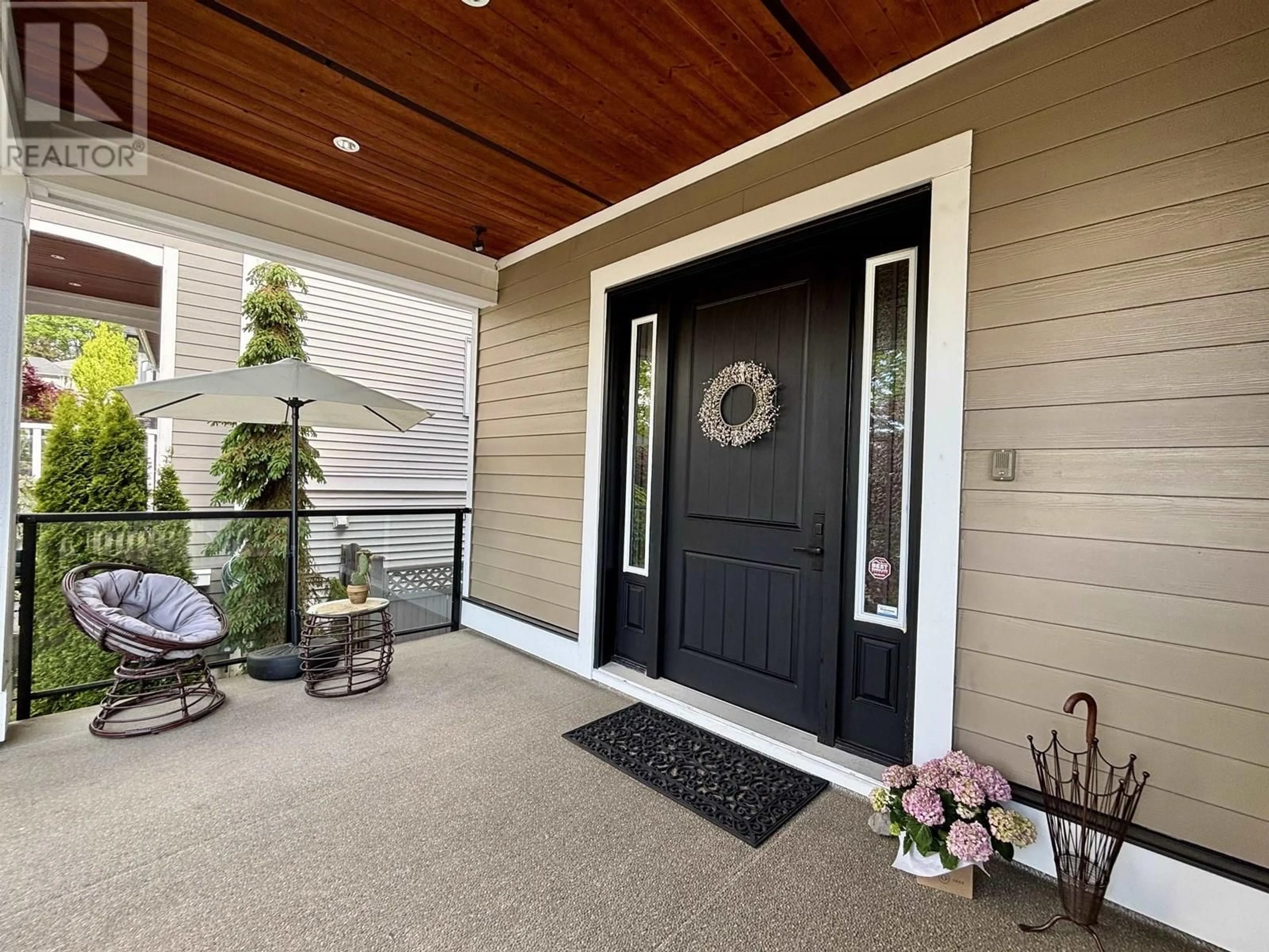 Indoor entryway for 3523 PRINCETON AVENUE, Coquitlam British Columbia V3E0K3