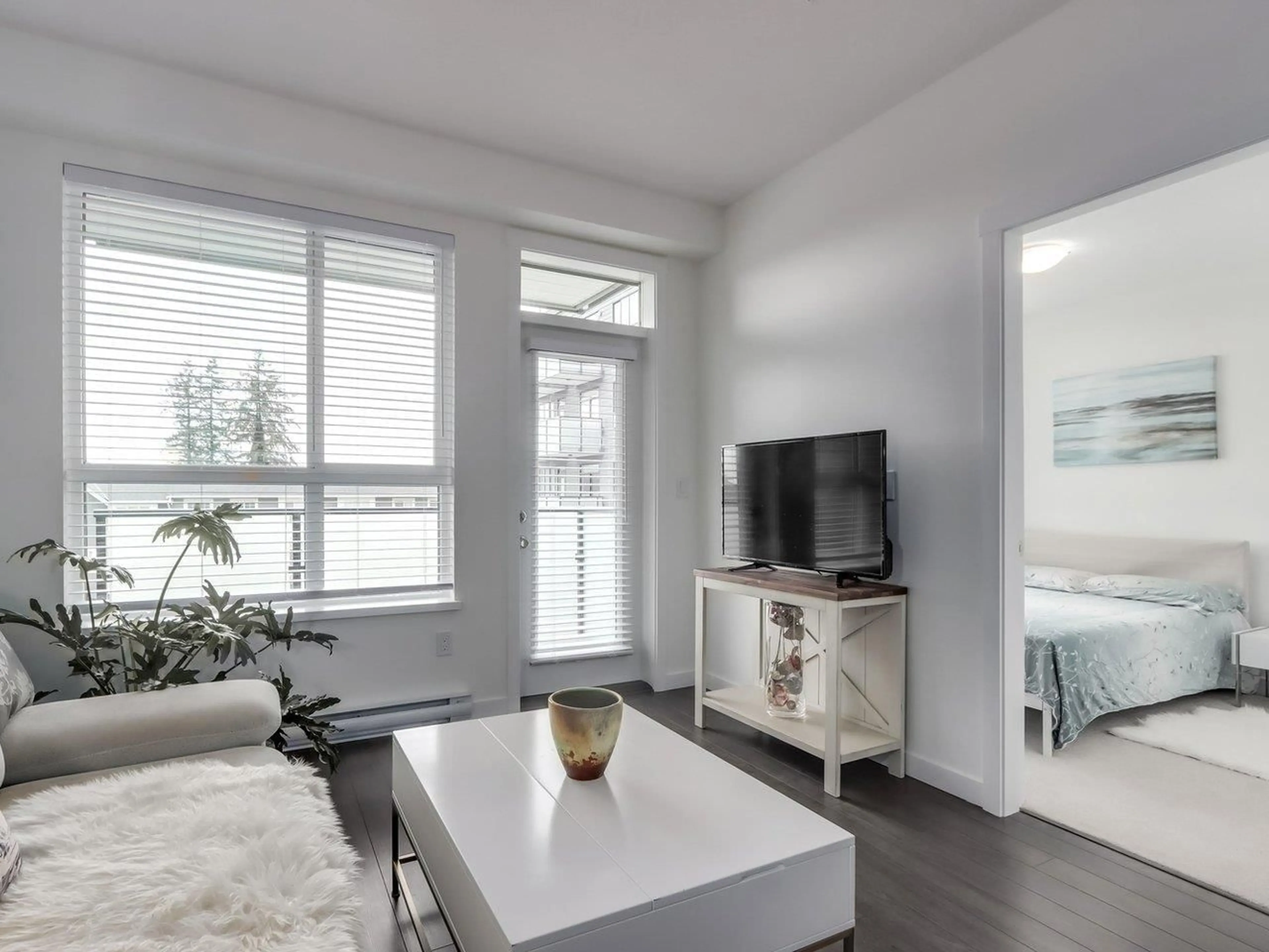 Living room with furniture, unknown for 321 - 15738 85, Surrey British Columbia V4N6Y1