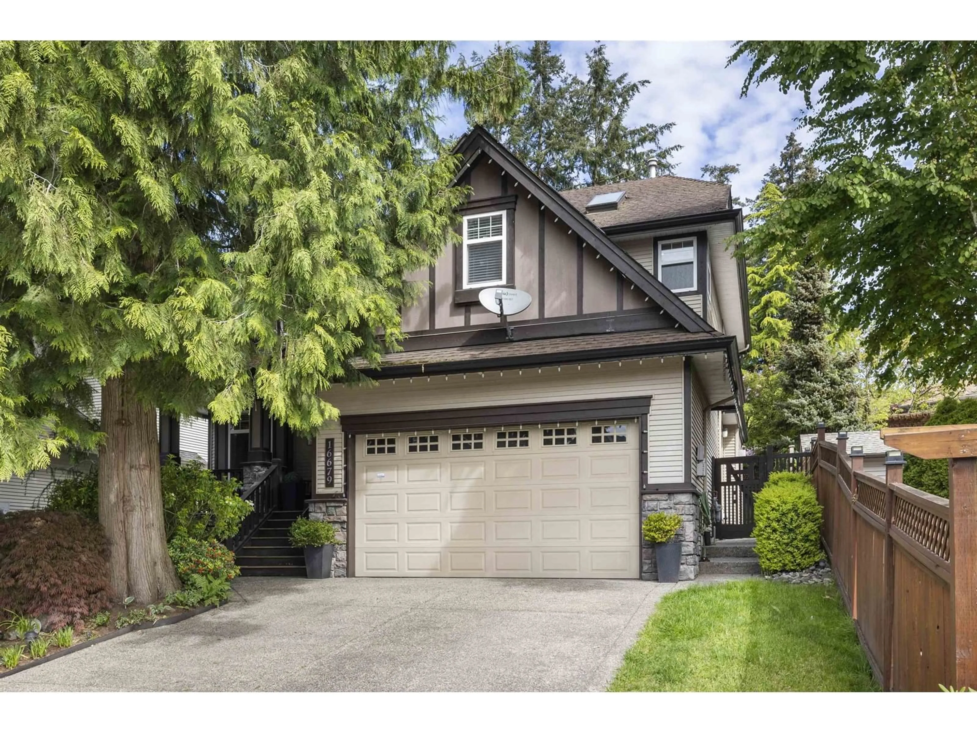 Home with vinyl exterior material, street for 16679 57A, Surrey British Columbia V3S1H7