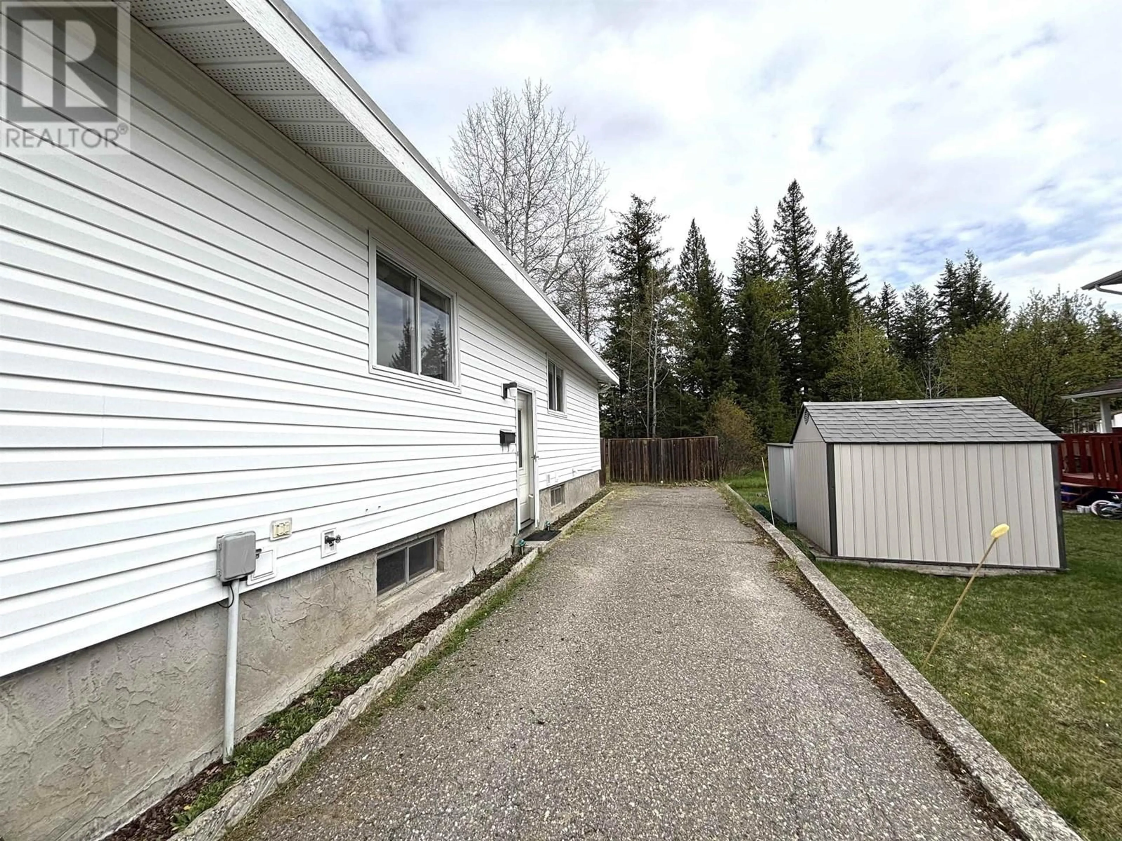 Unknown for 7586 LOYOLA PLACE, Prince George British Columbia V2N3J4