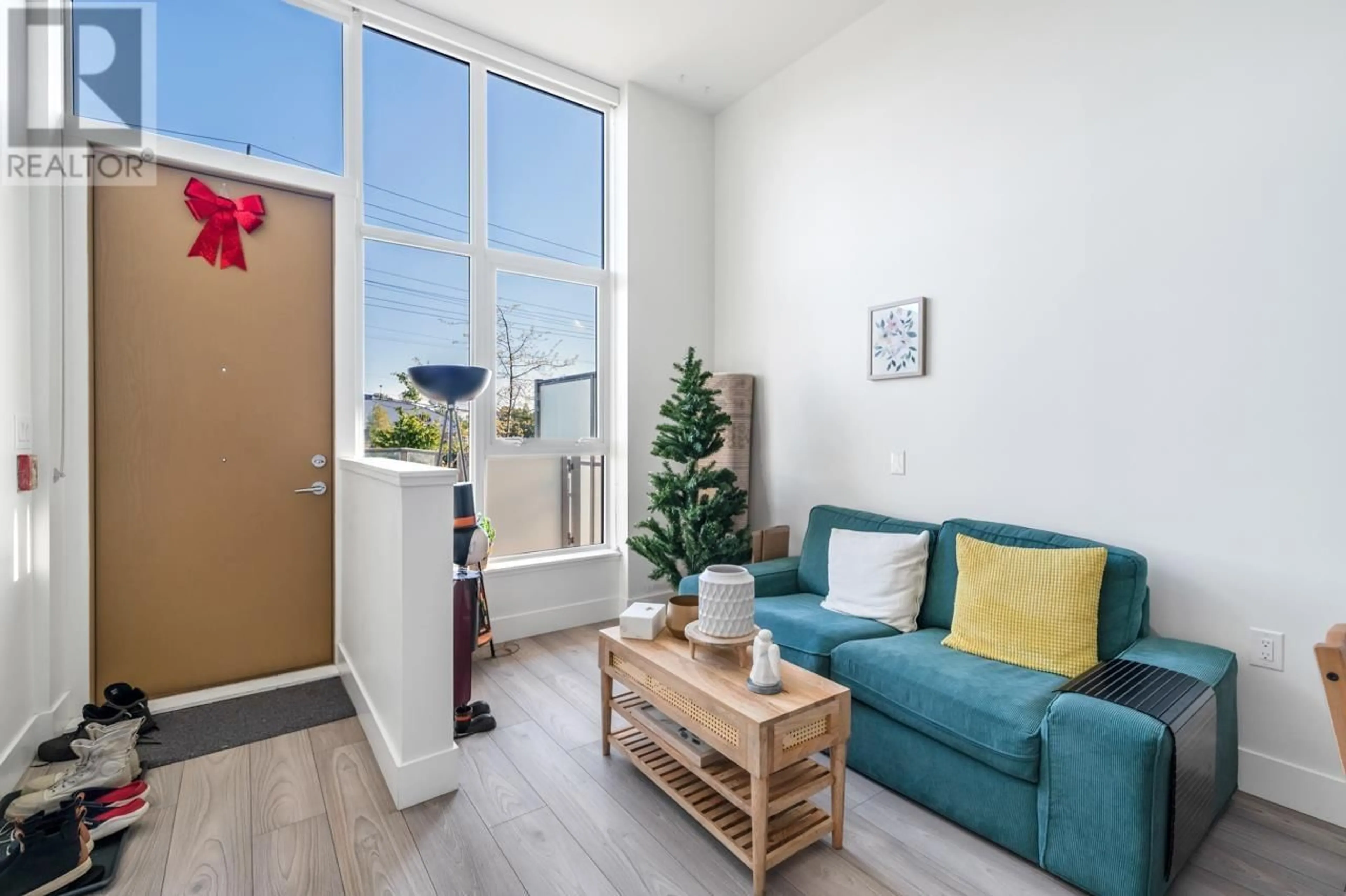 Living room with furniture, unknown for 3559 KENT AVENUE NORTH, Vancouver British Columbia V5S0H6