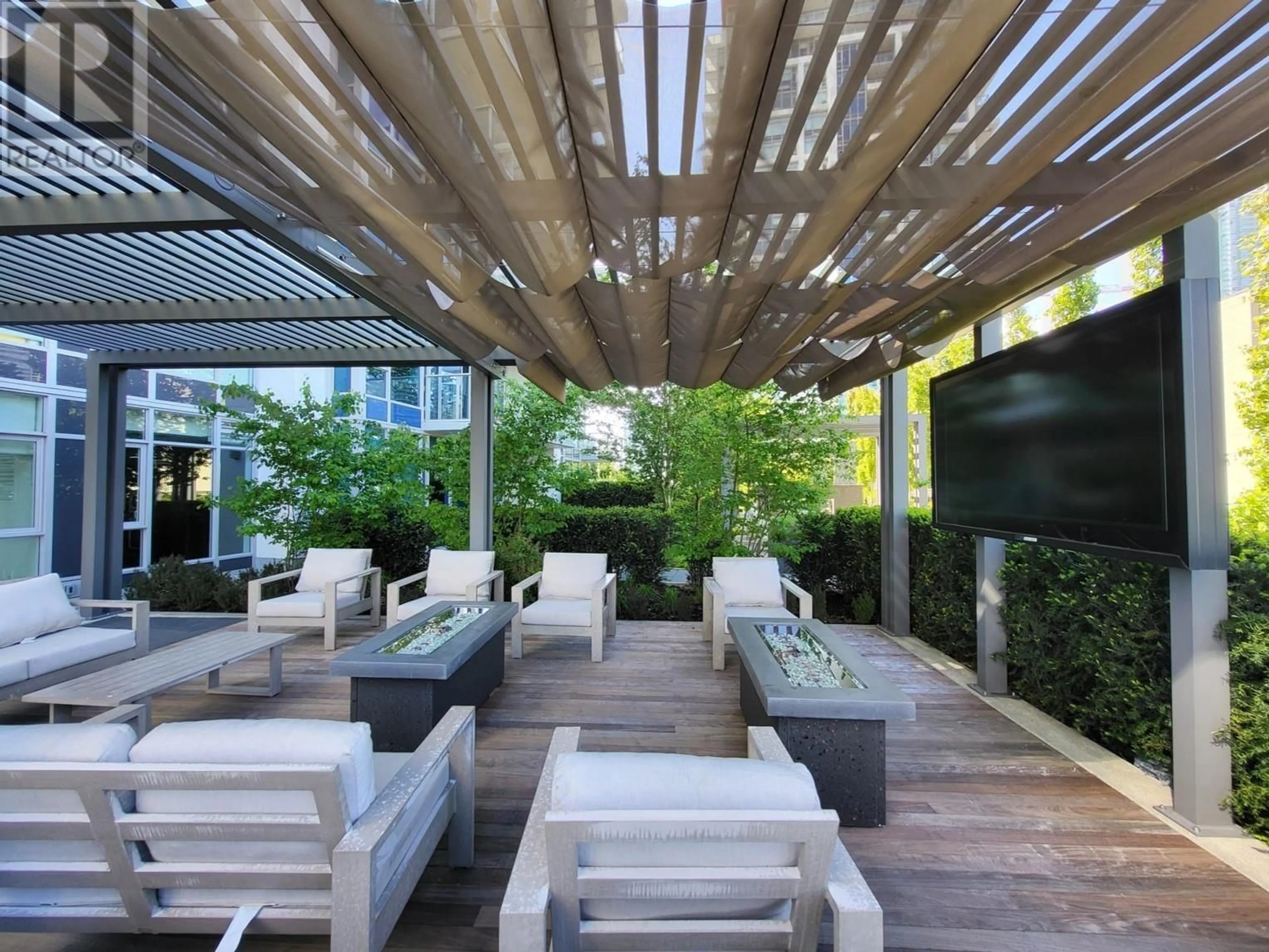 Patio, street for 2105 - 2311 BETA AVENUE, Burnaby British Columbia V5C0M1