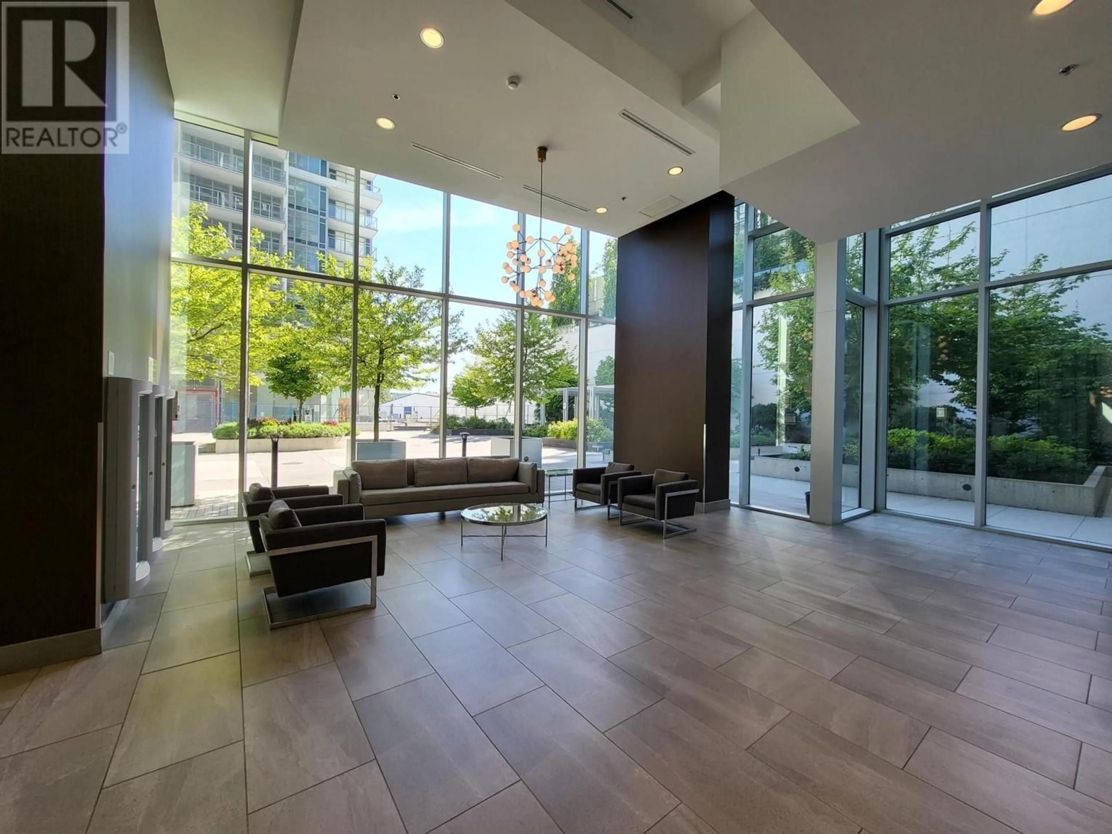 Indoor foyer for 2105 - 2311 BETA AVENUE, Burnaby British Columbia V5C0M1