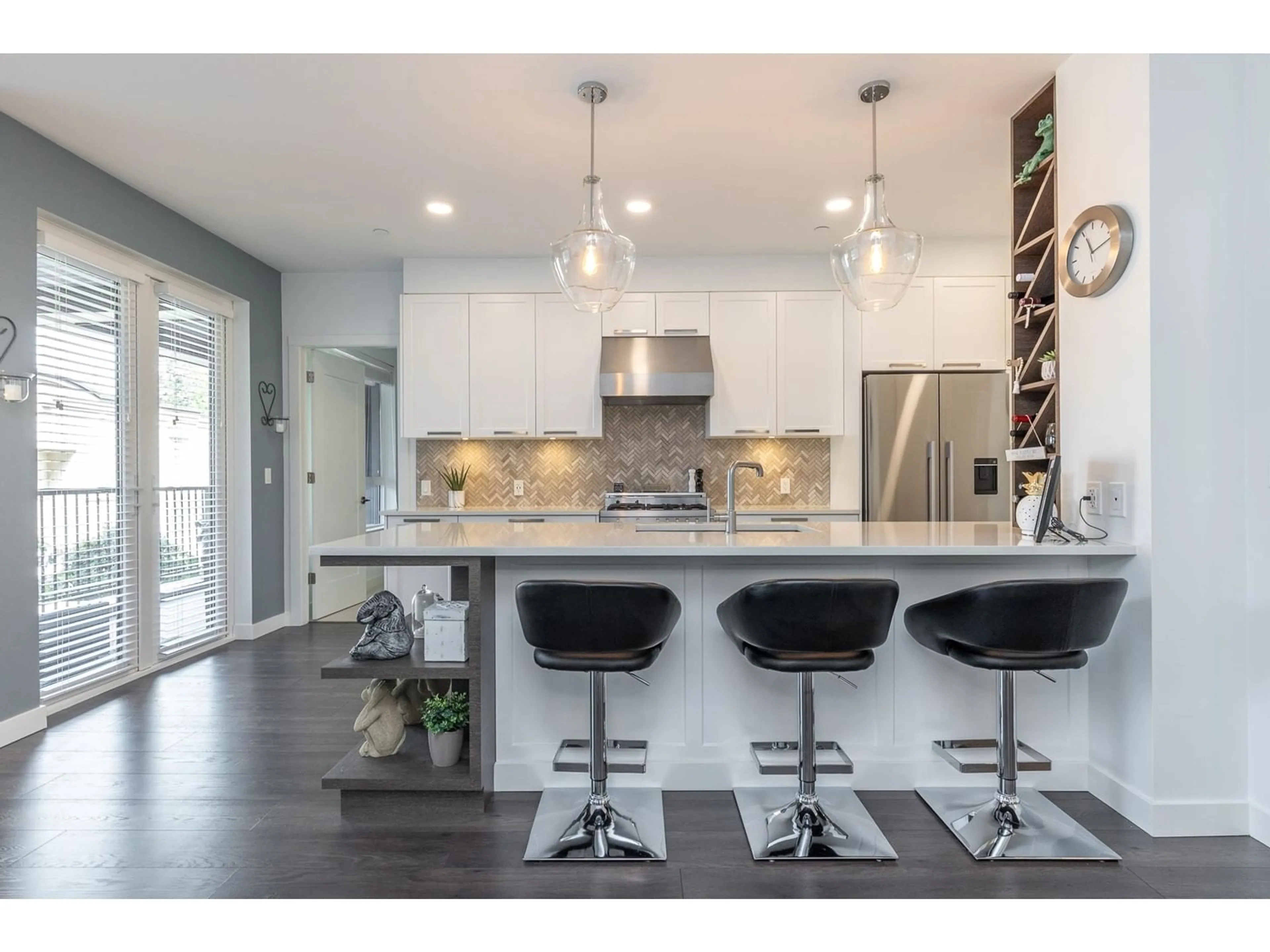 Open concept kitchen, unknown for 204 - 33540 MAYFAIR, Abbotsford British Columbia V2S0J3