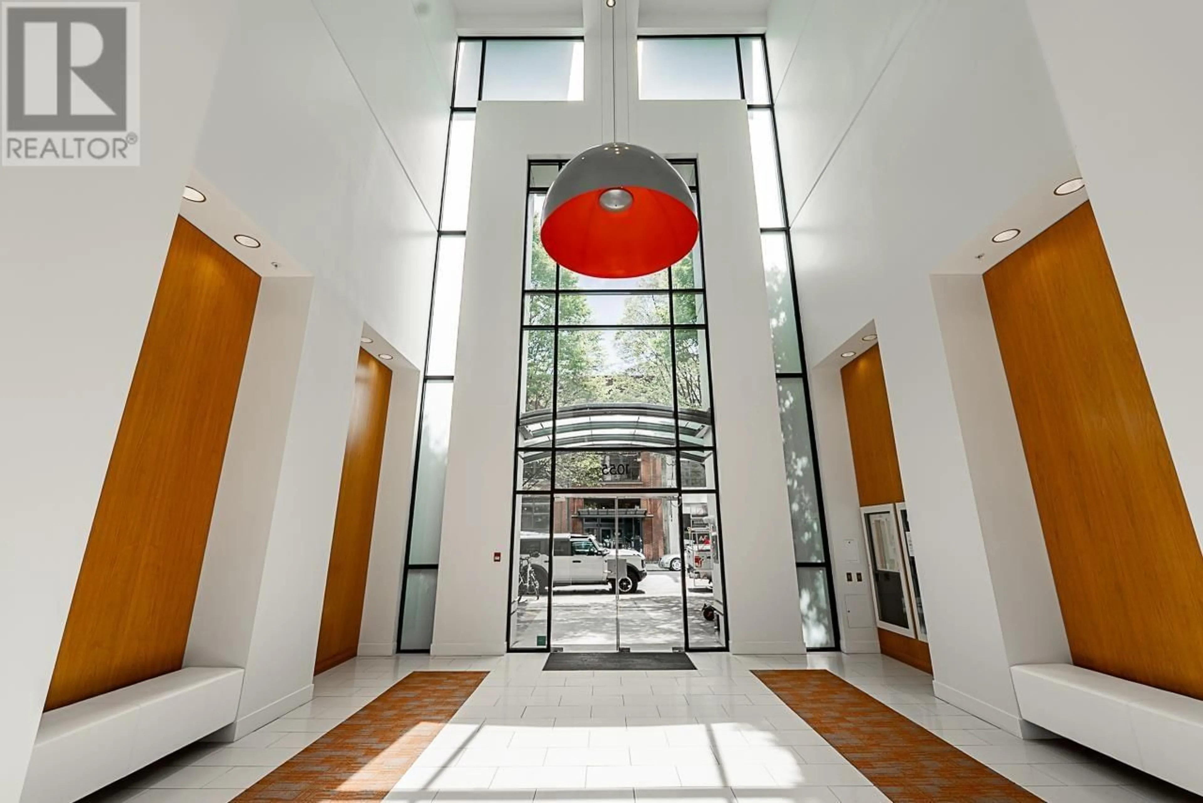 Indoor foyer for 302 - 1055 HOMER STREET, Vancouver British Columbia V6B1G3