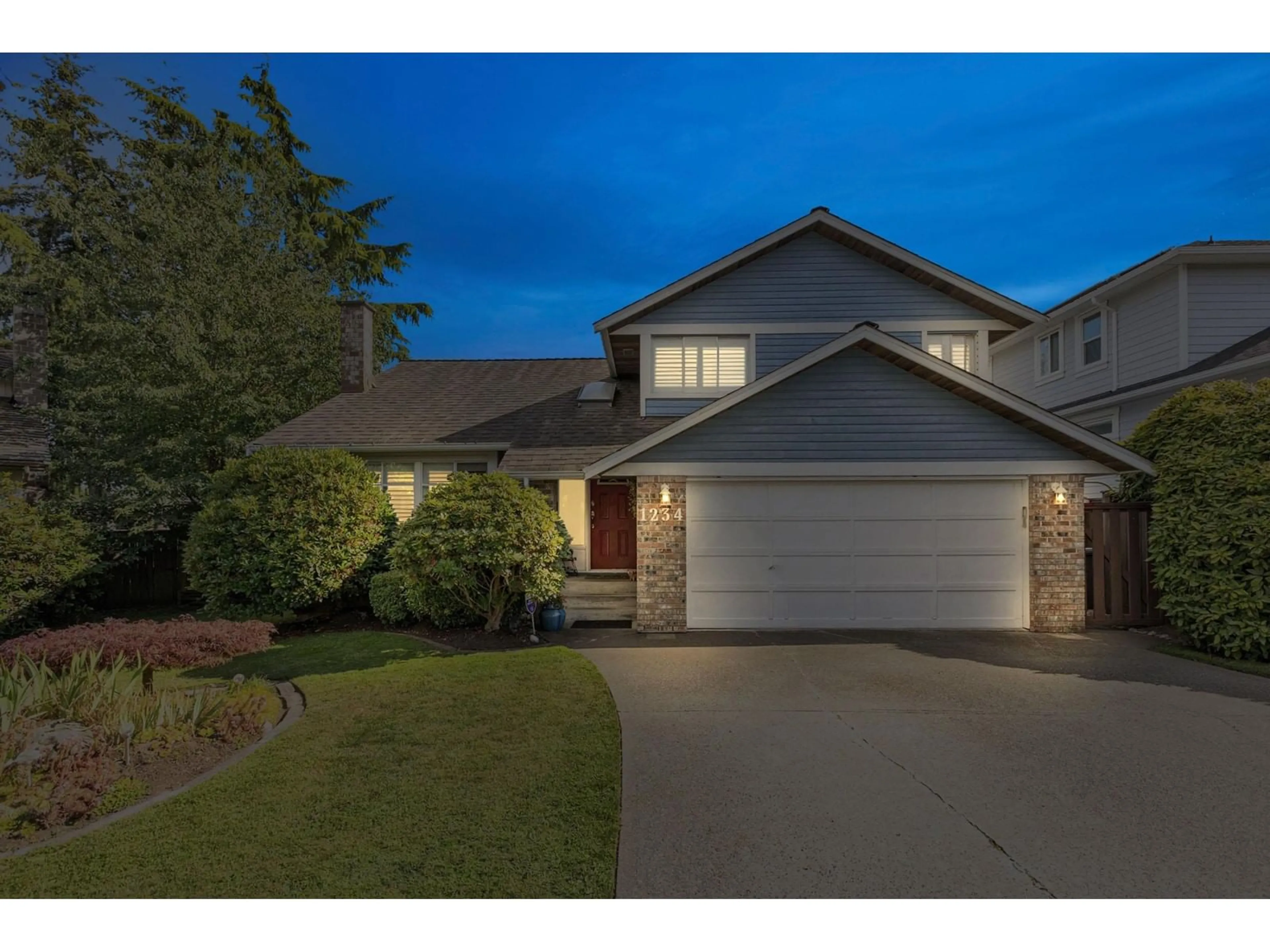 Home with vinyl exterior material, street for 1234 160A, Surrey British Columbia V4A7J6