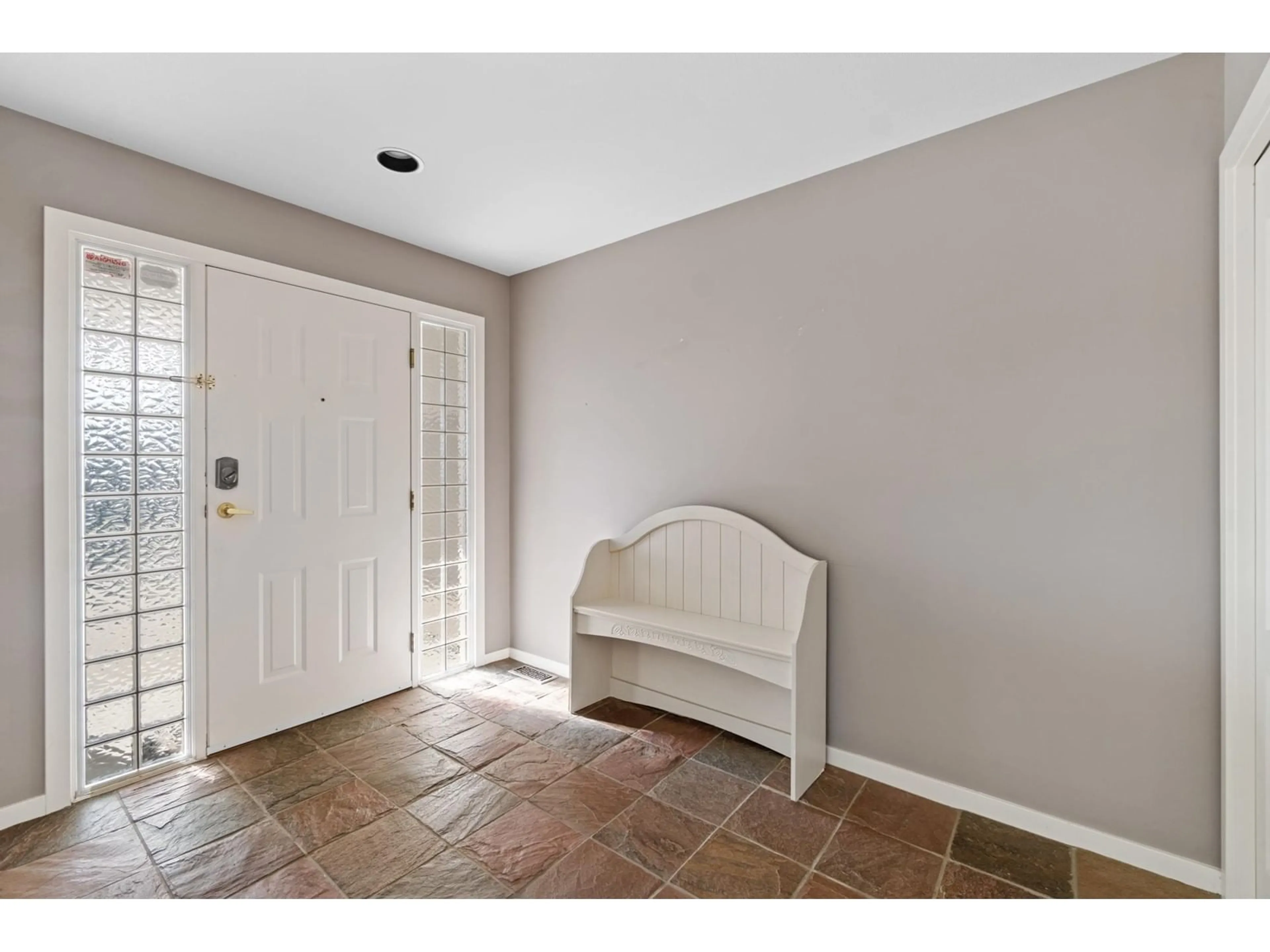 Indoor entryway for 36111 SPYGLASS, Abbotsford British Columbia V3G2W7