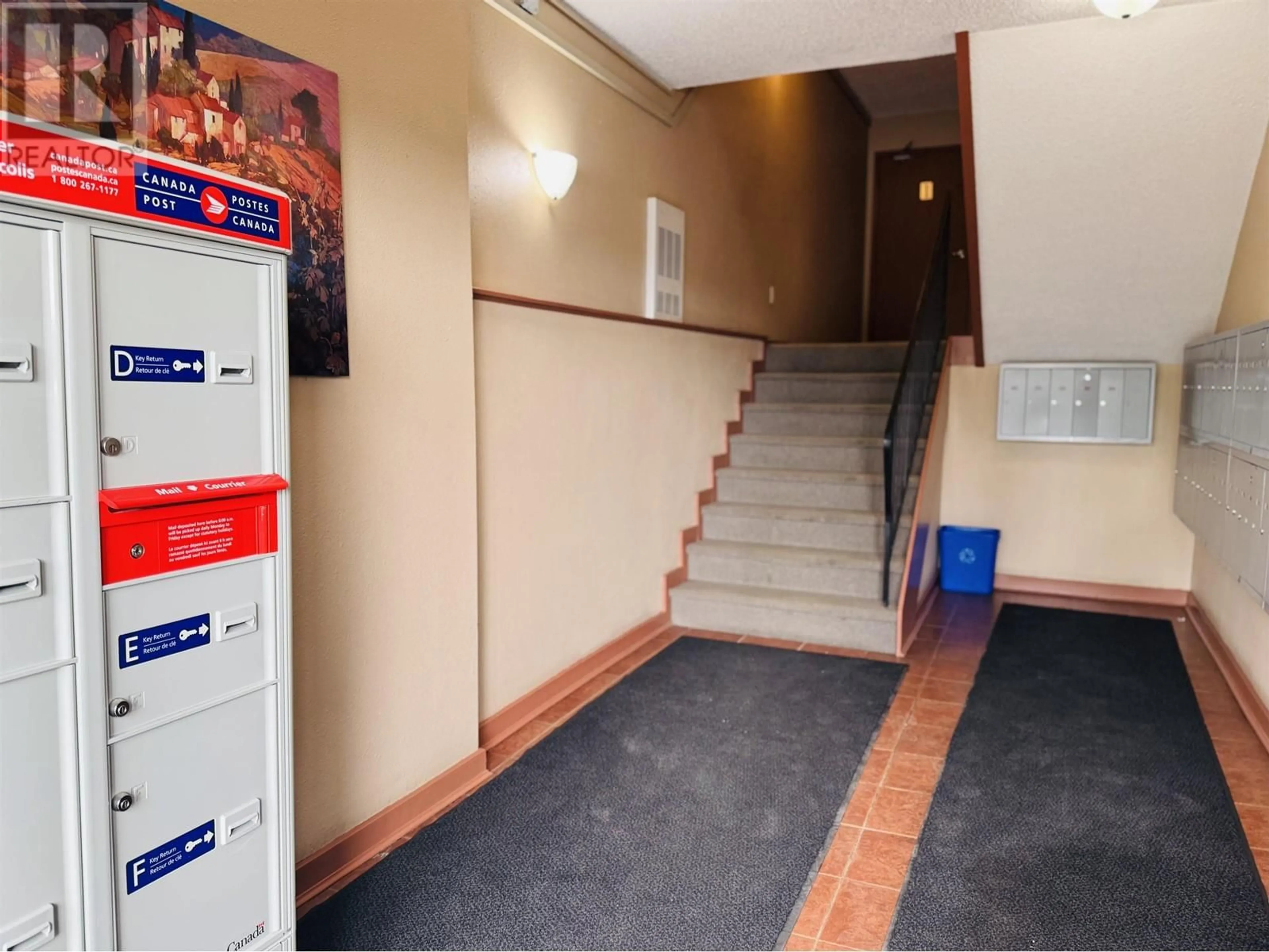 Indoor foyer for 405 - 282 BROADWAY AVENUE, Williams Lake British Columbia V2G4J8