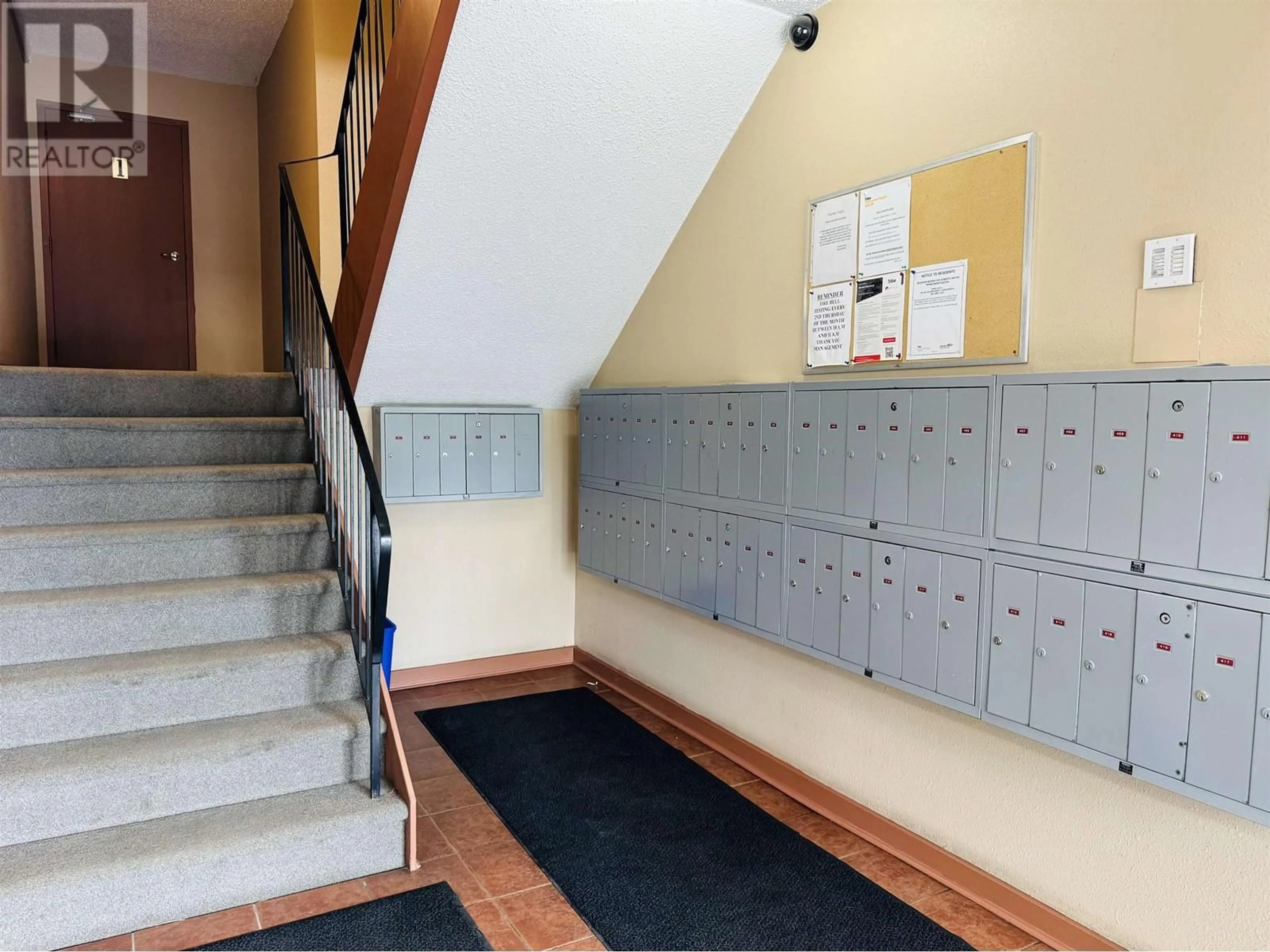 Indoor foyer for 405 - 282 BROADWAY AVENUE, Williams Lake British Columbia V2G4J8