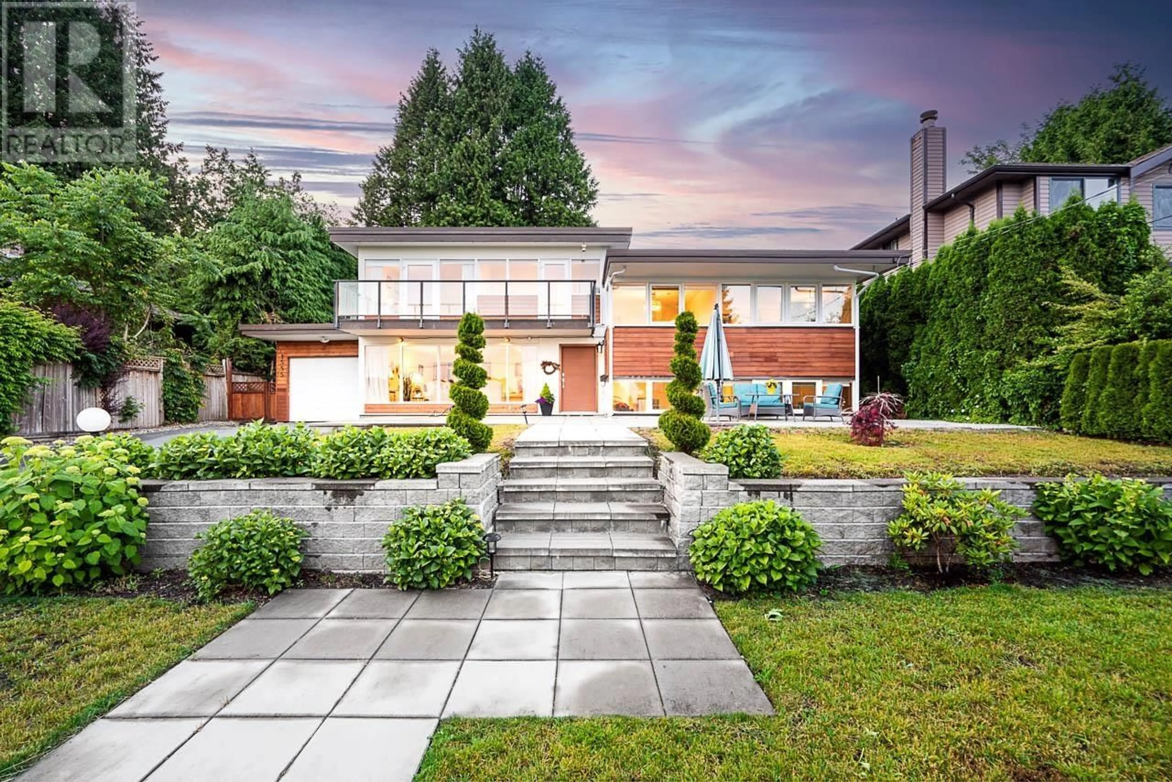 Home with brick exterior material, street for 1555 LAWSON AVENUE, West Vancouver British Columbia V7V2C8