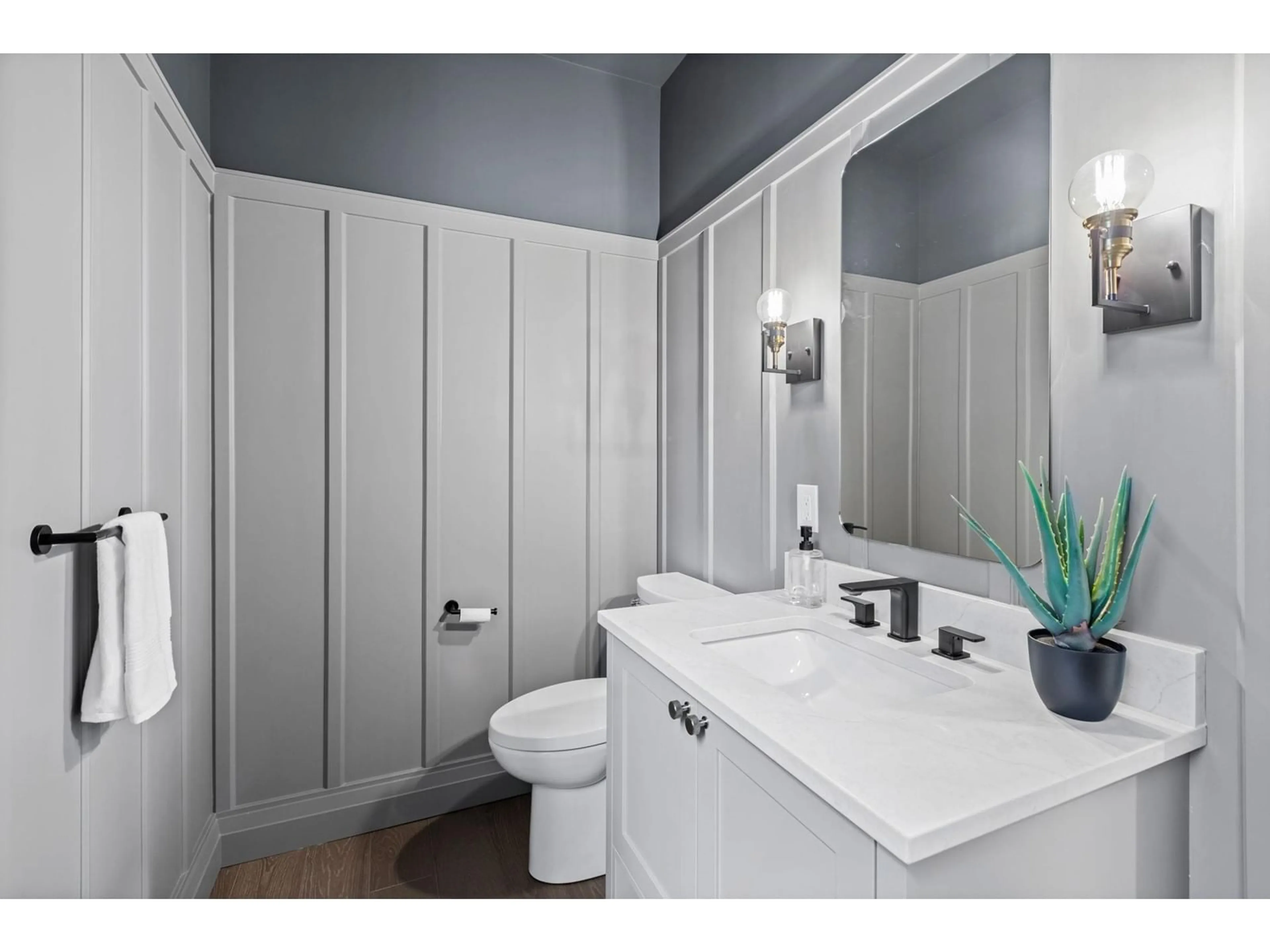 Contemporary bathroom, ceramic/tile floor for 3 - 22306 50, Langley British Columbia V2Y2V4