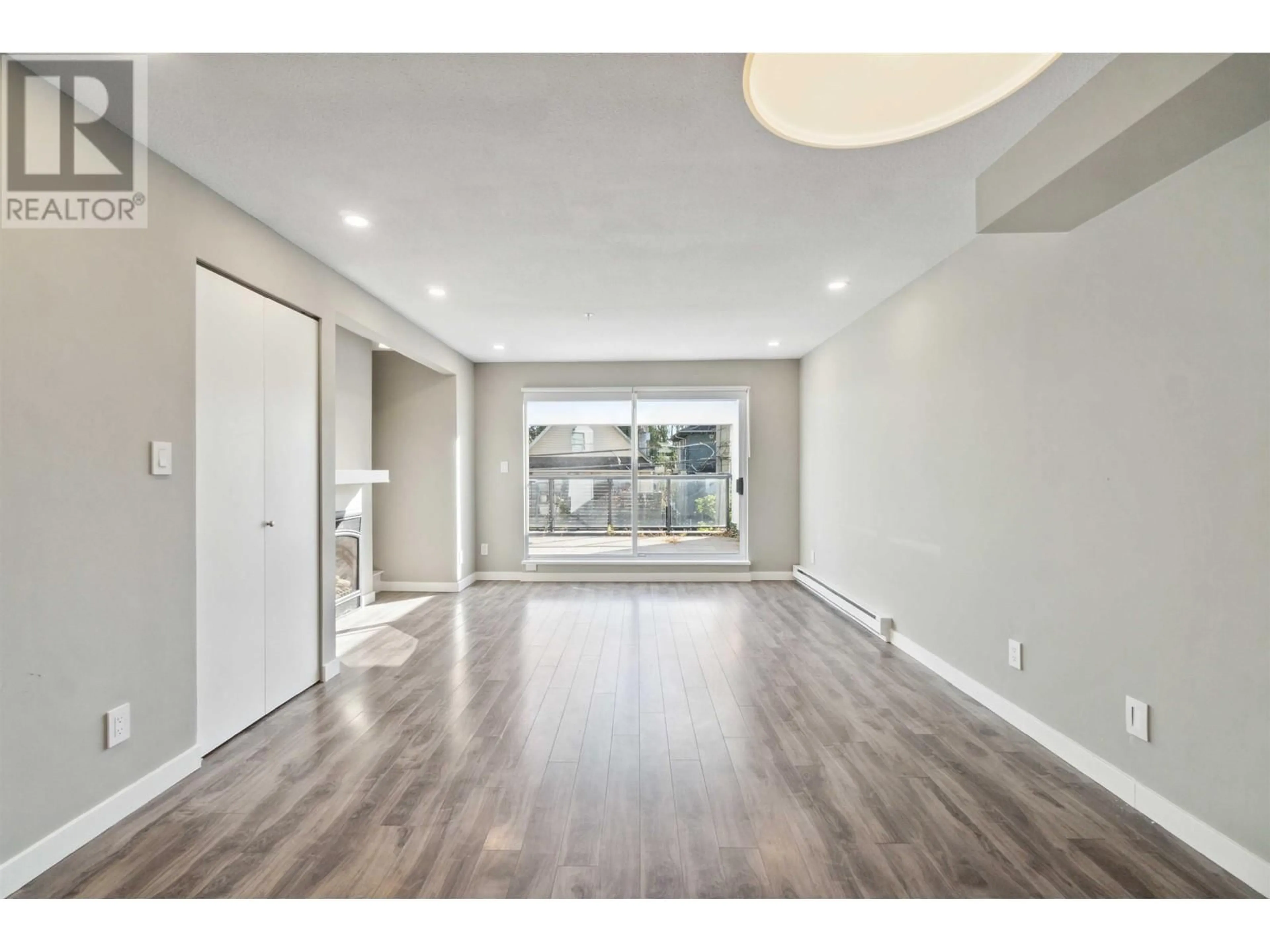 Unknown for 12 - 2880 4TH AVENUE, Vancouver British Columbia V6K1R2