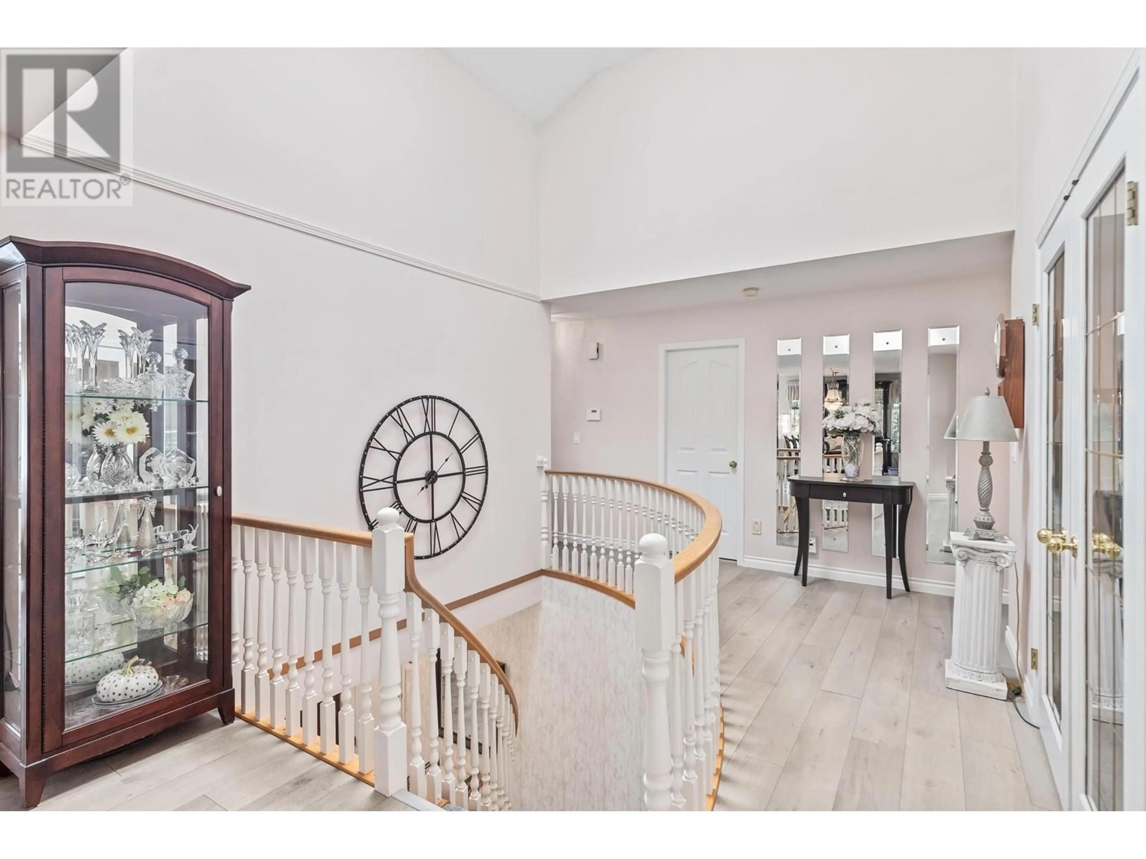 Indoor foyer for 12457 188 STREET, Pitt Meadows British Columbia V3Y2G9