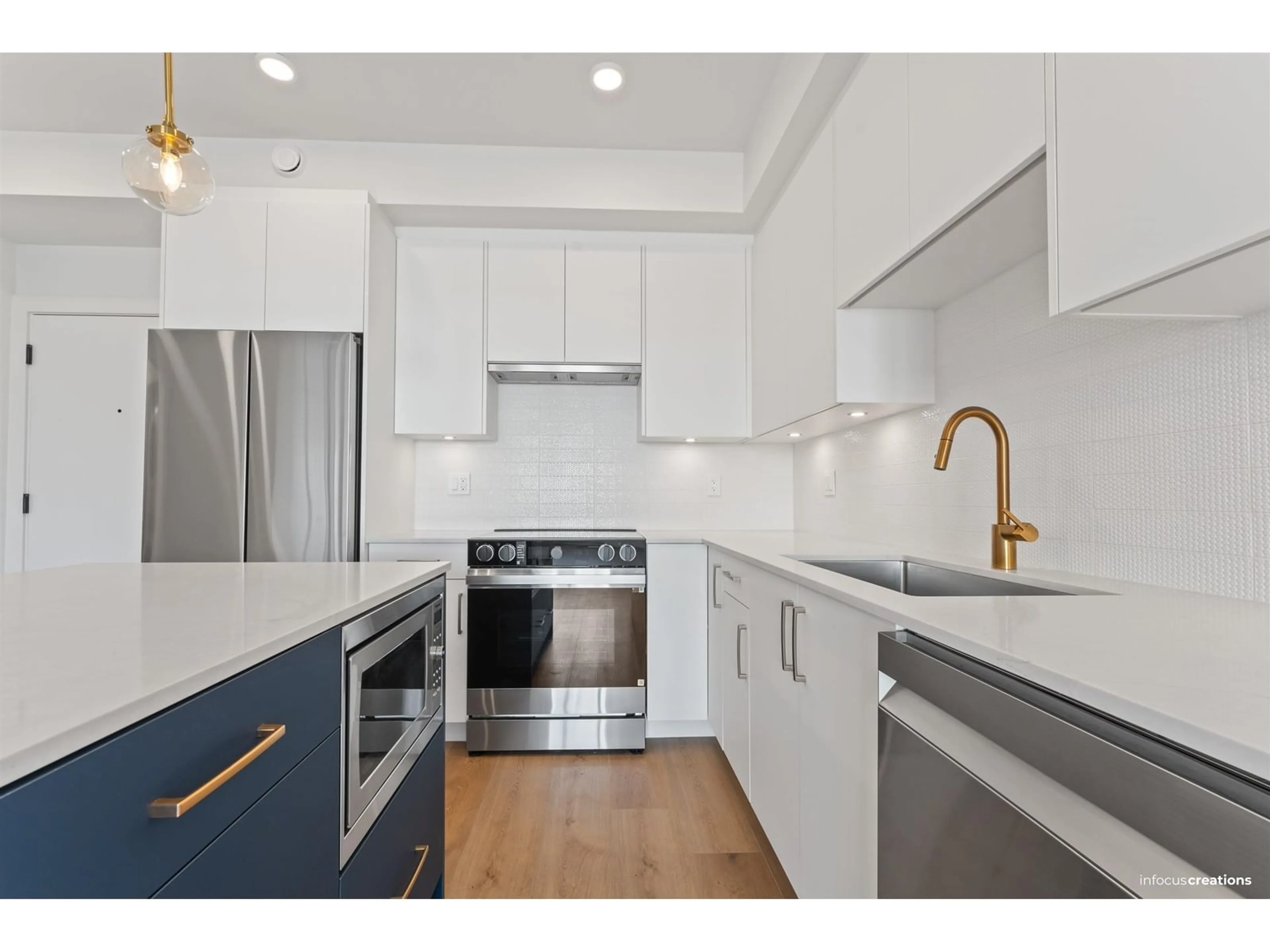 Unknown for 215 - 20286 72B, Langley British Columbia V2Y3X4