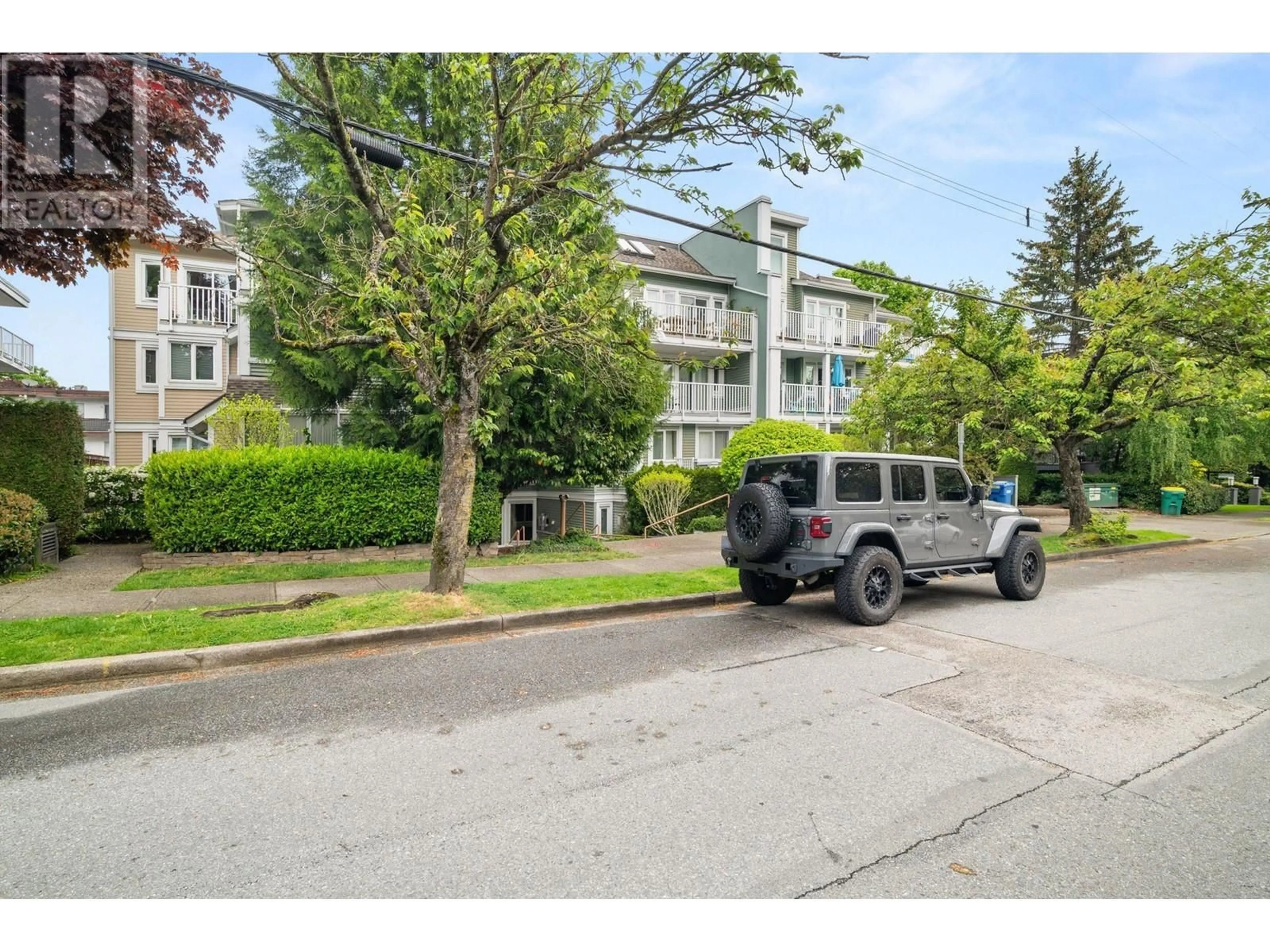 Unknown for 4 - 1949 8TH AVENUE, Vancouver British Columbia V6J1W2