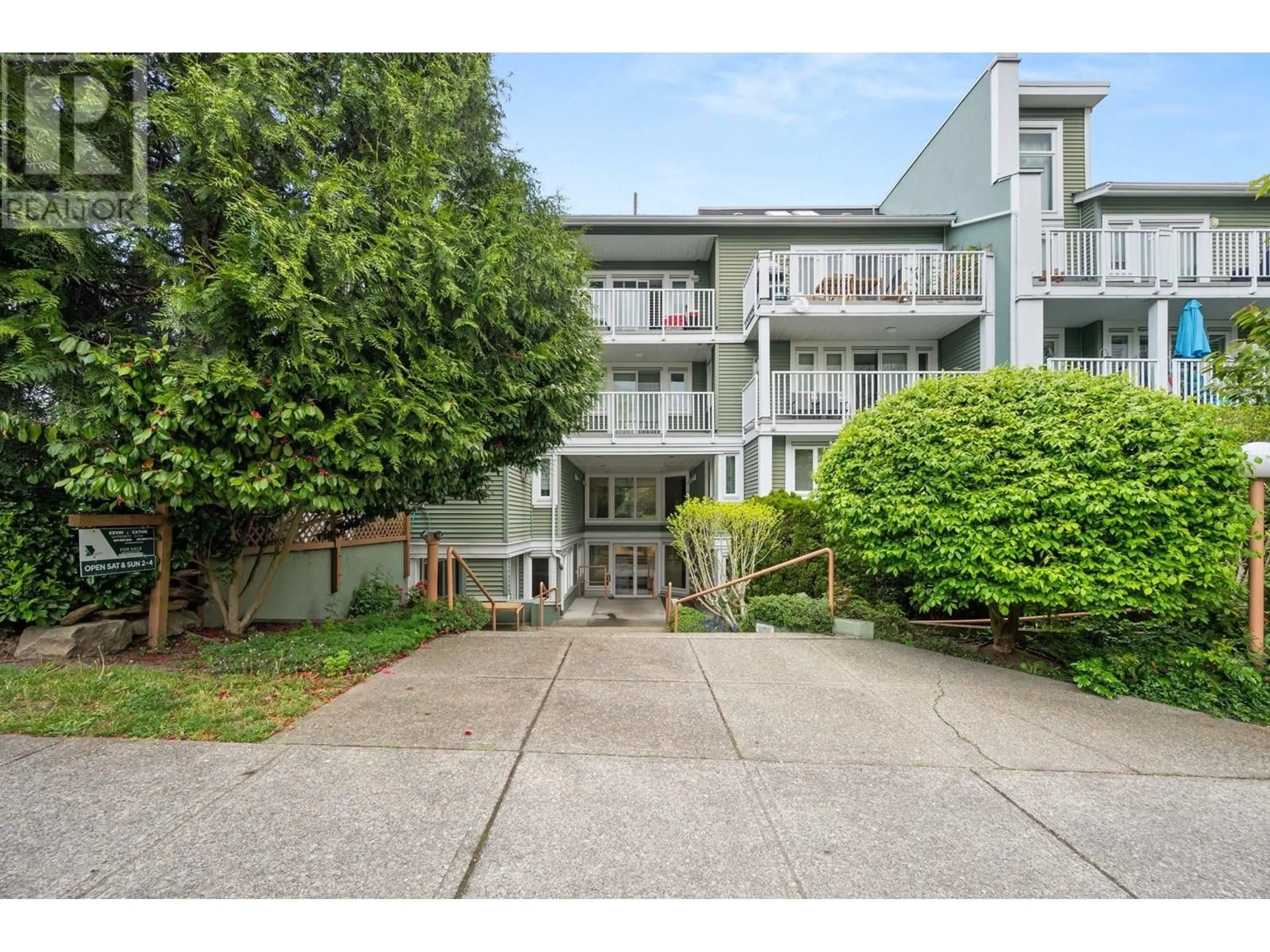 Unknown for 4 - 1949 8TH AVENUE, Vancouver British Columbia V6J1W2