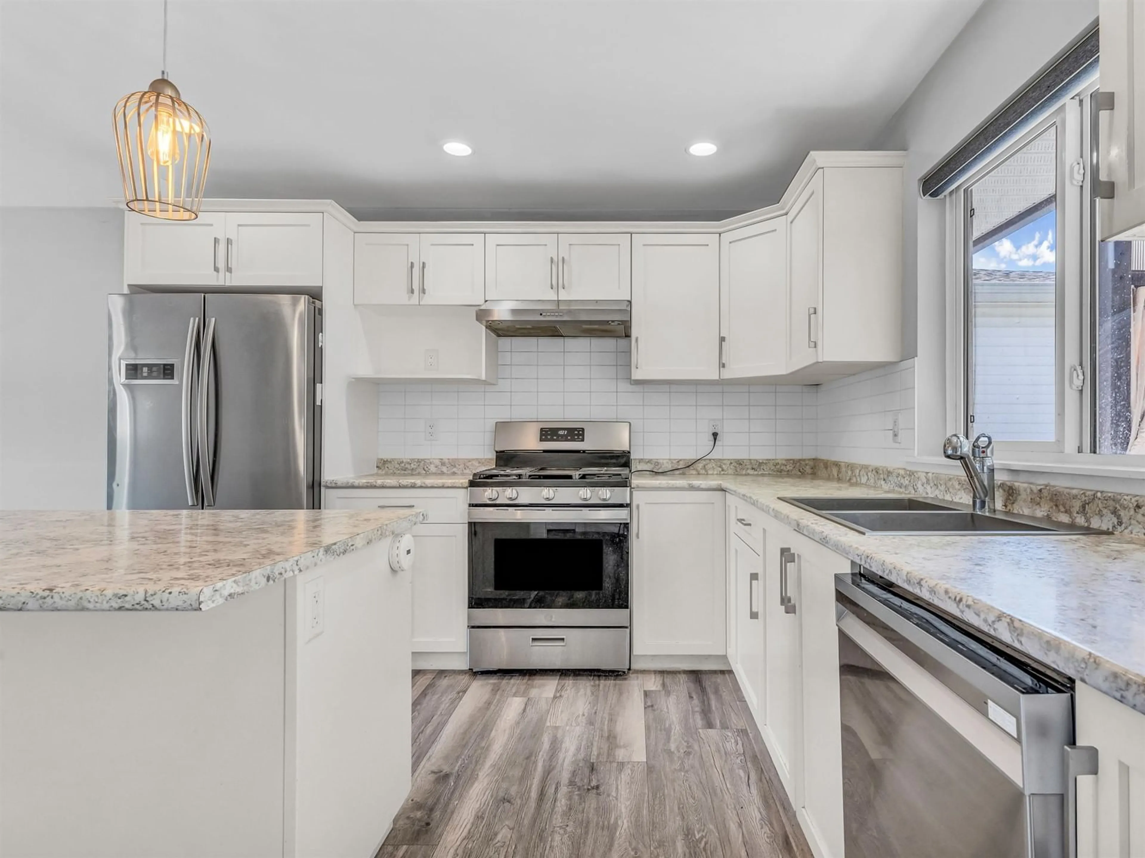 Open concept kitchen, unknown for 45614 HERRON AVENUE, Chilliwack British Columbia V2P3G9
