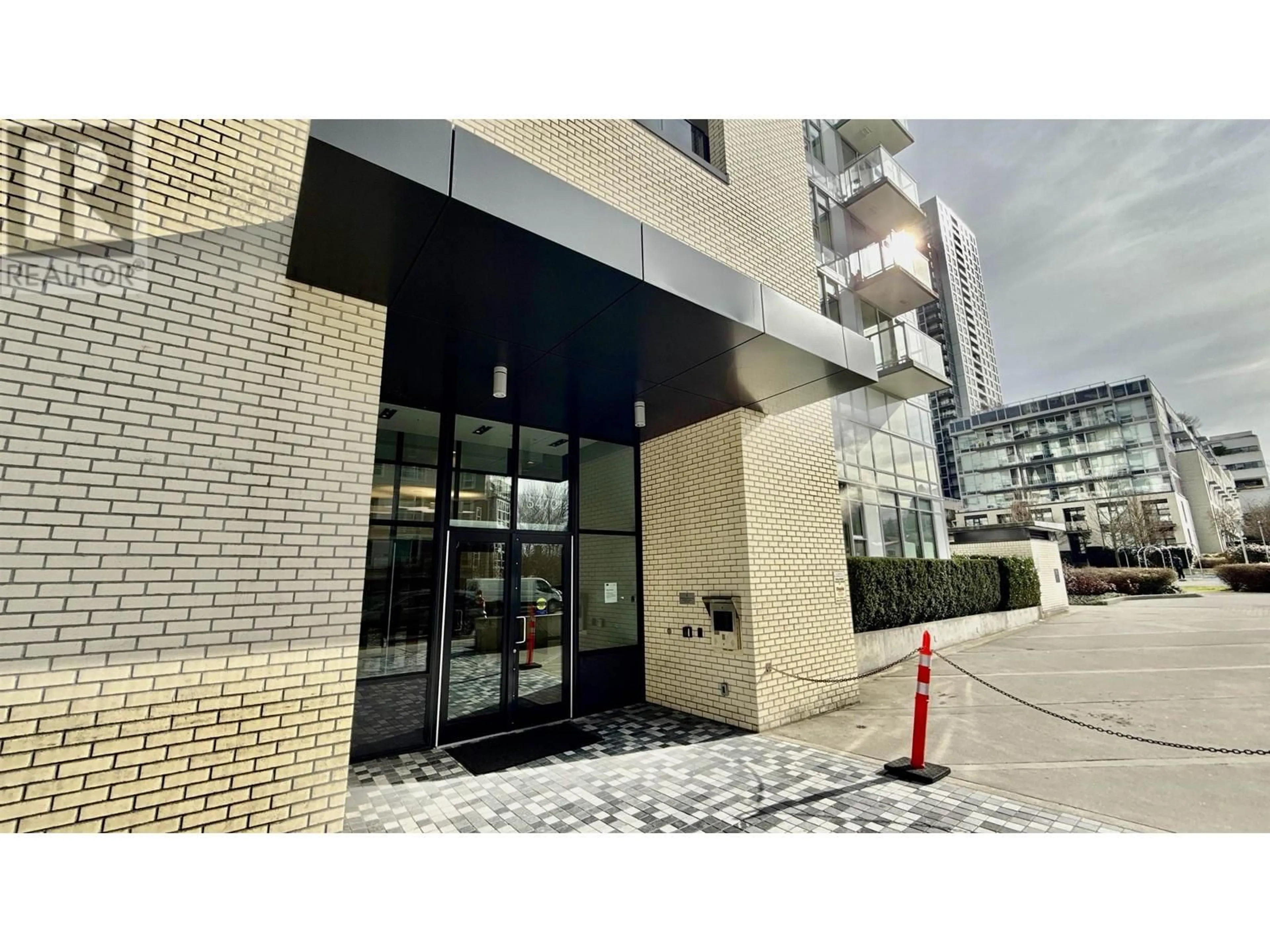 Indoor foyer for 1902 - 5470 ORMIDALE STREET, Vancouver British Columbia V5R0G6