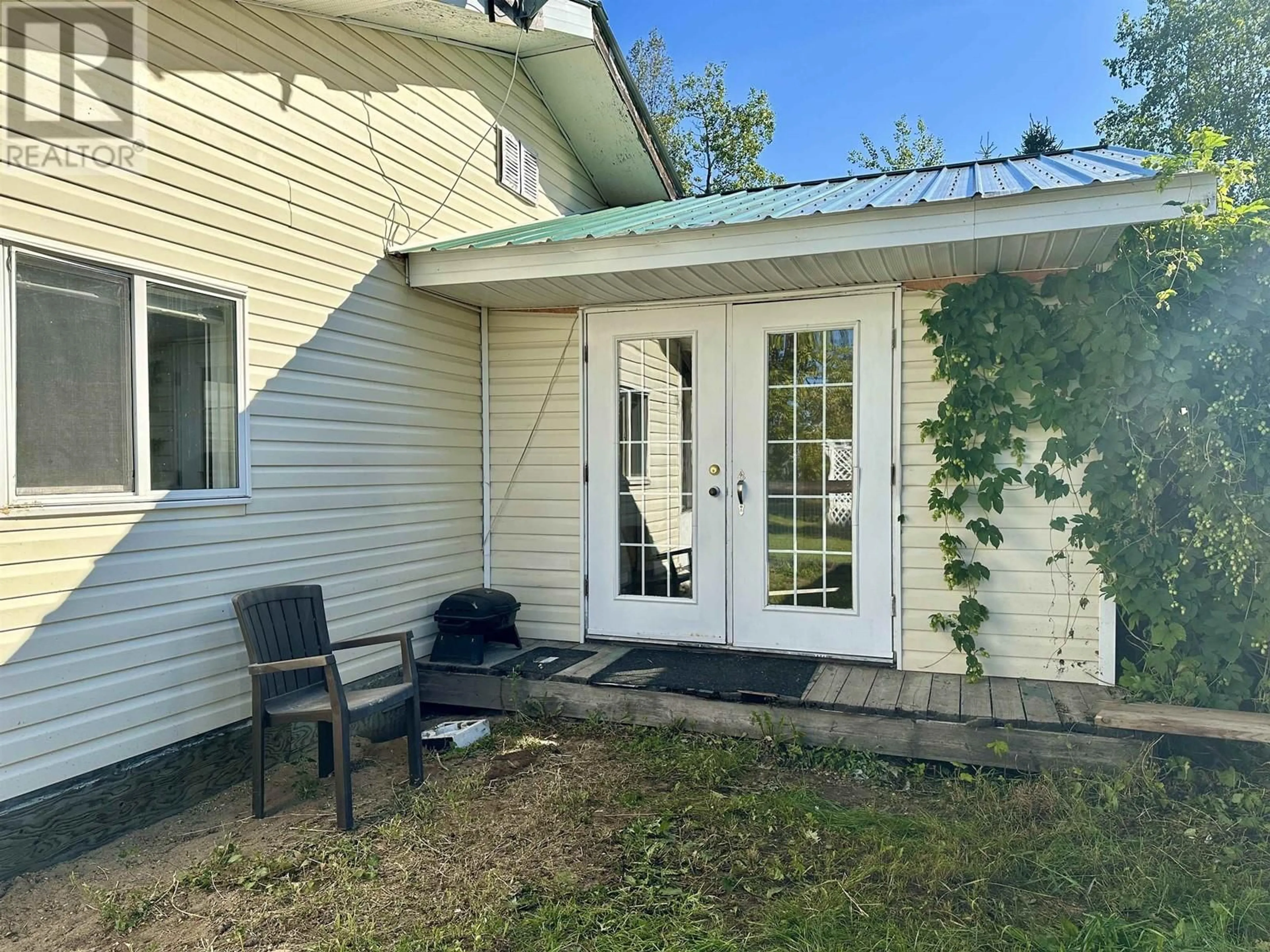 Patio, street for 430 POLAR STREET, Bear Lake British Columbia V0C3G0