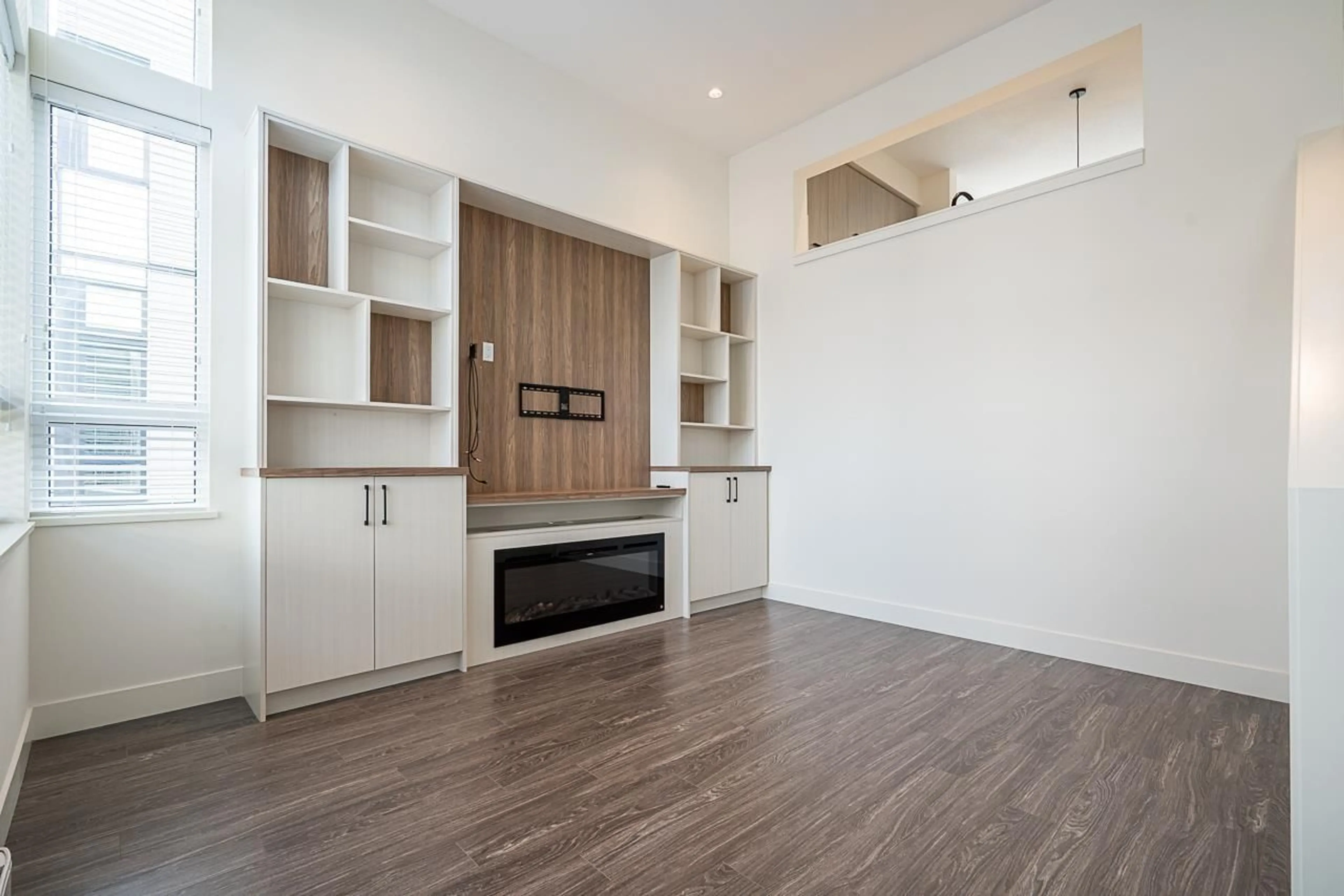 Open concept kitchen, wood/laminate floor for 12 - 14057 60A, Surrey British Columbia V3X0J2