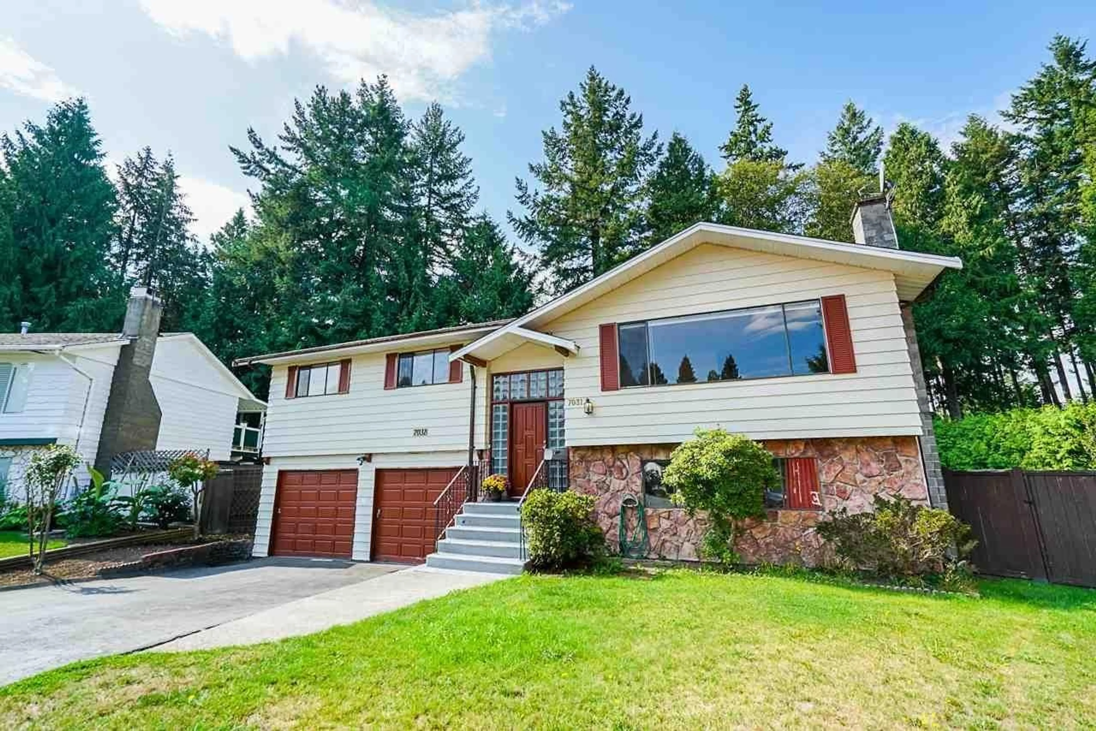 Home with vinyl exterior material, street for 7031 115A, Delta British Columbia V4E2E4