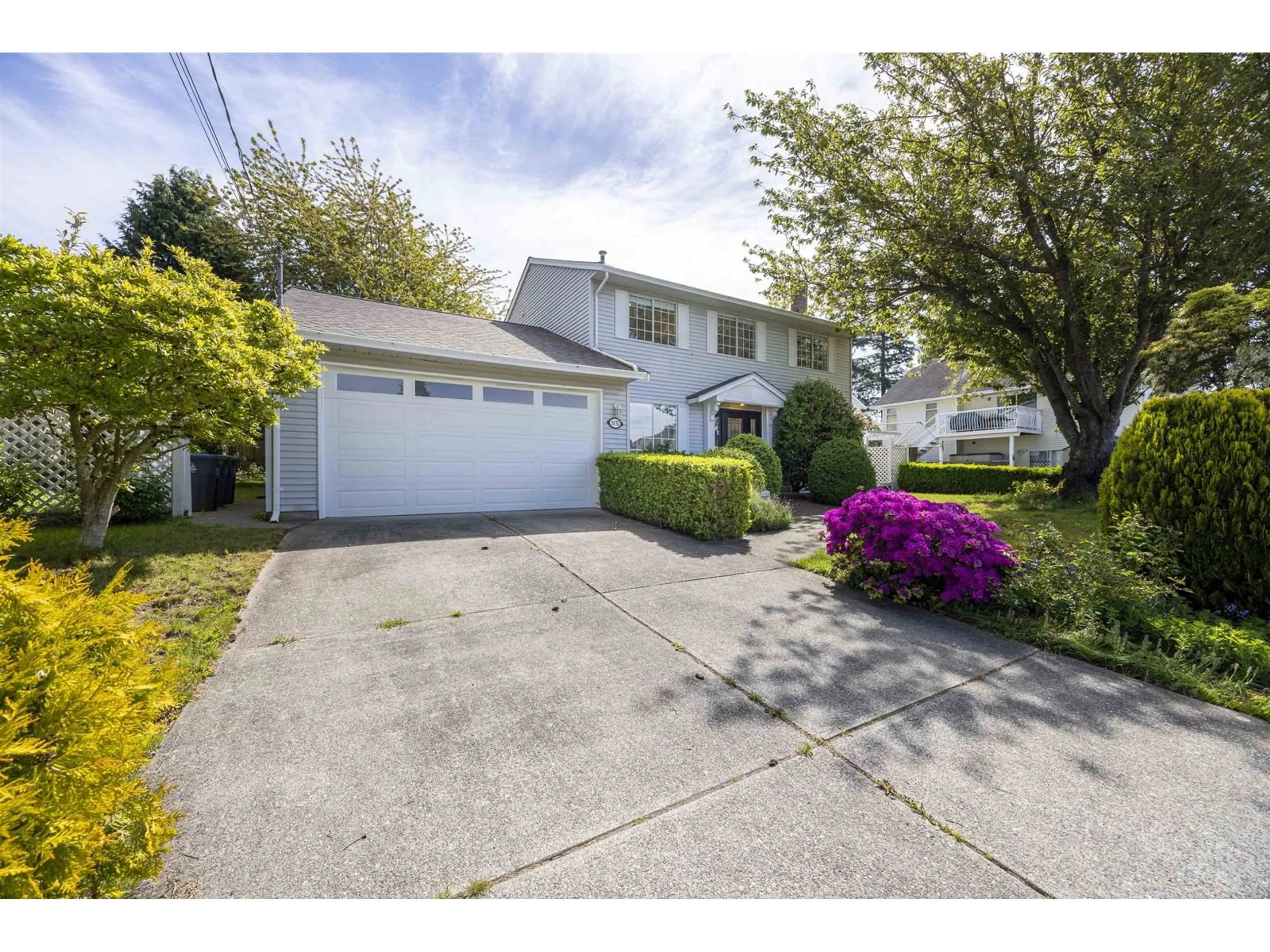 A pic from outside/outdoor area/front of a property/back of a property/a pic from drone, street for 1032 164, Surrey British Columbia V4A8R2