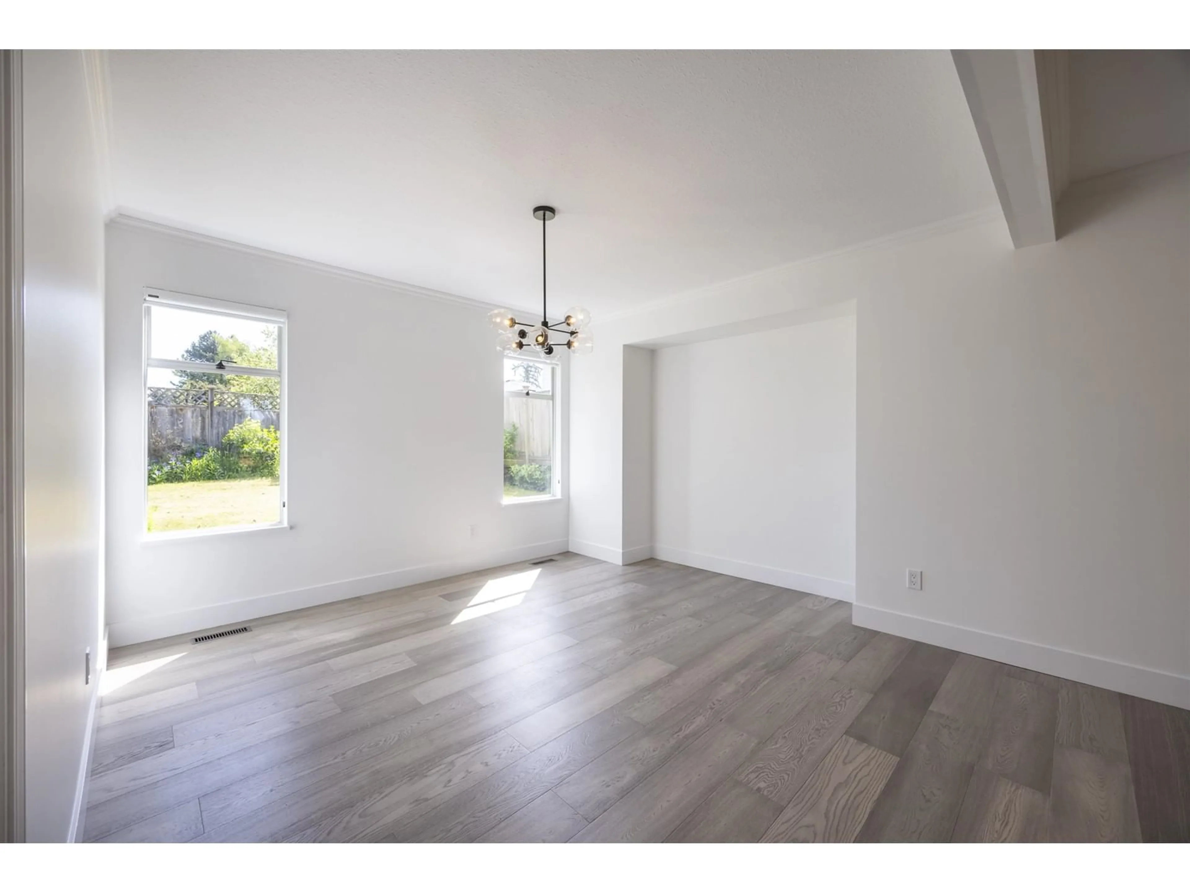 A pic of a room for 1032 164, Surrey British Columbia V4A8R2