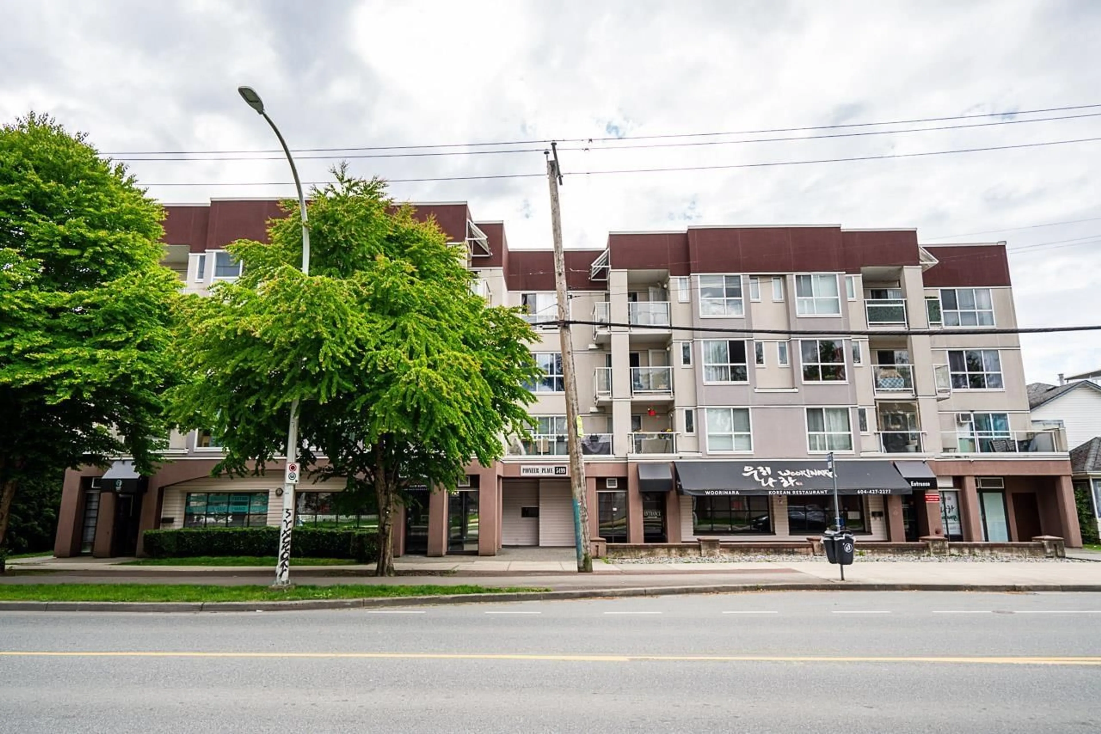 Unknown for 302 - 5499 203, Langley British Columbia V3A1W1