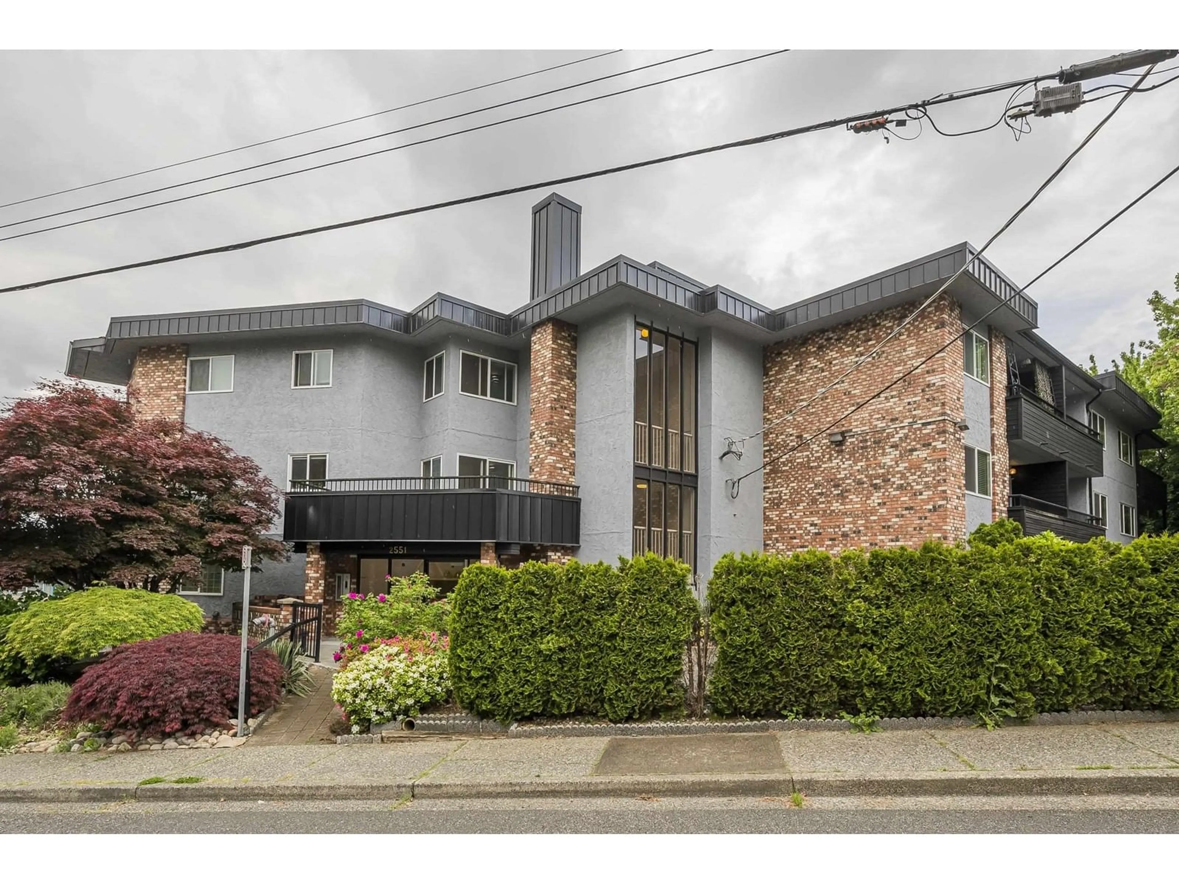 Home with brick exterior material, street for 219 - 2551 WILLOW, Abbotsford British Columbia V2S5Z9
