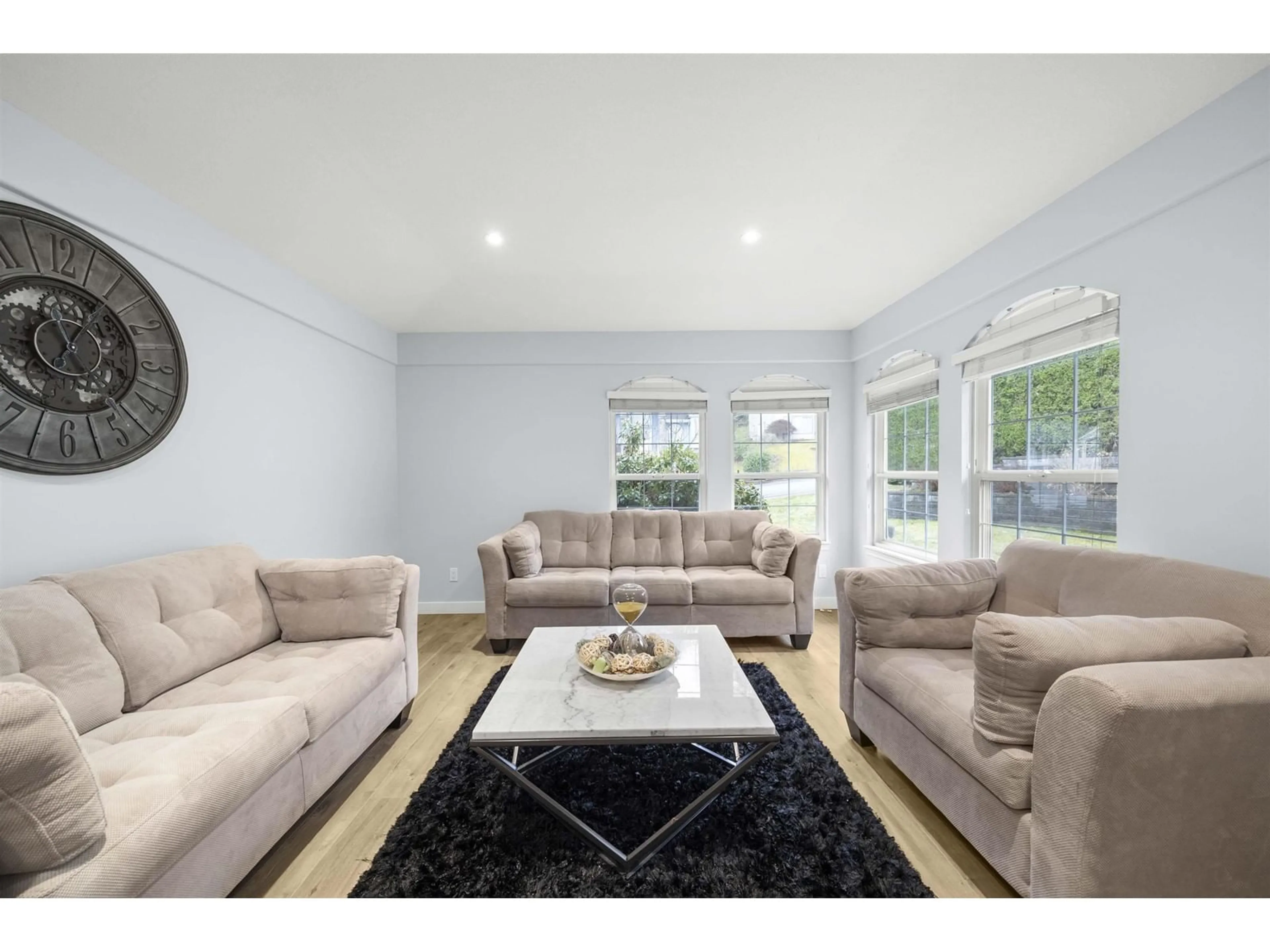 Living room with furniture, unknown for 5089 219A, Langley British Columbia V3A8P8