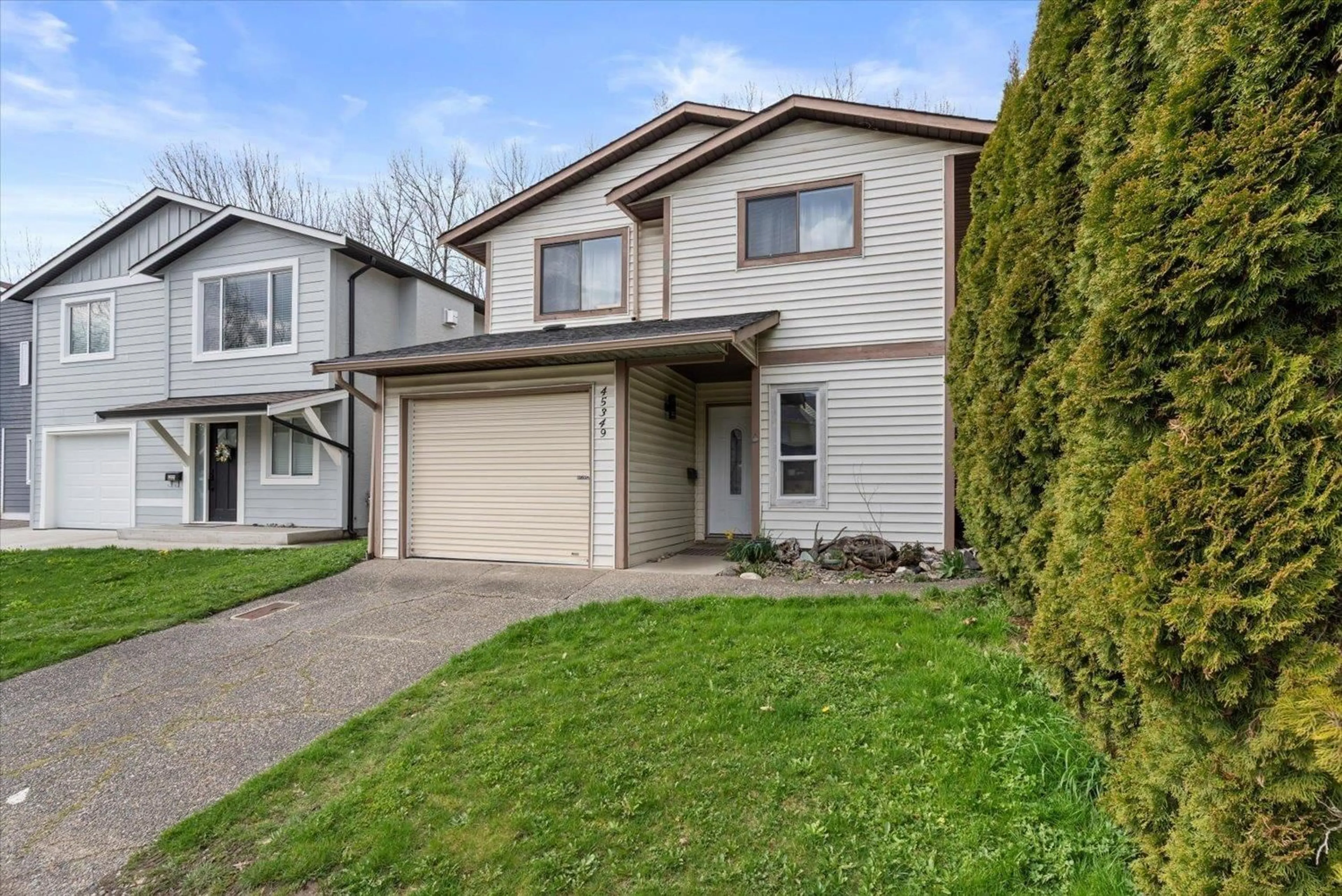 Home with vinyl exterior material, street for 45349 MCINTOSH DRIVE, Chilliwack British Columbia V2P6V4