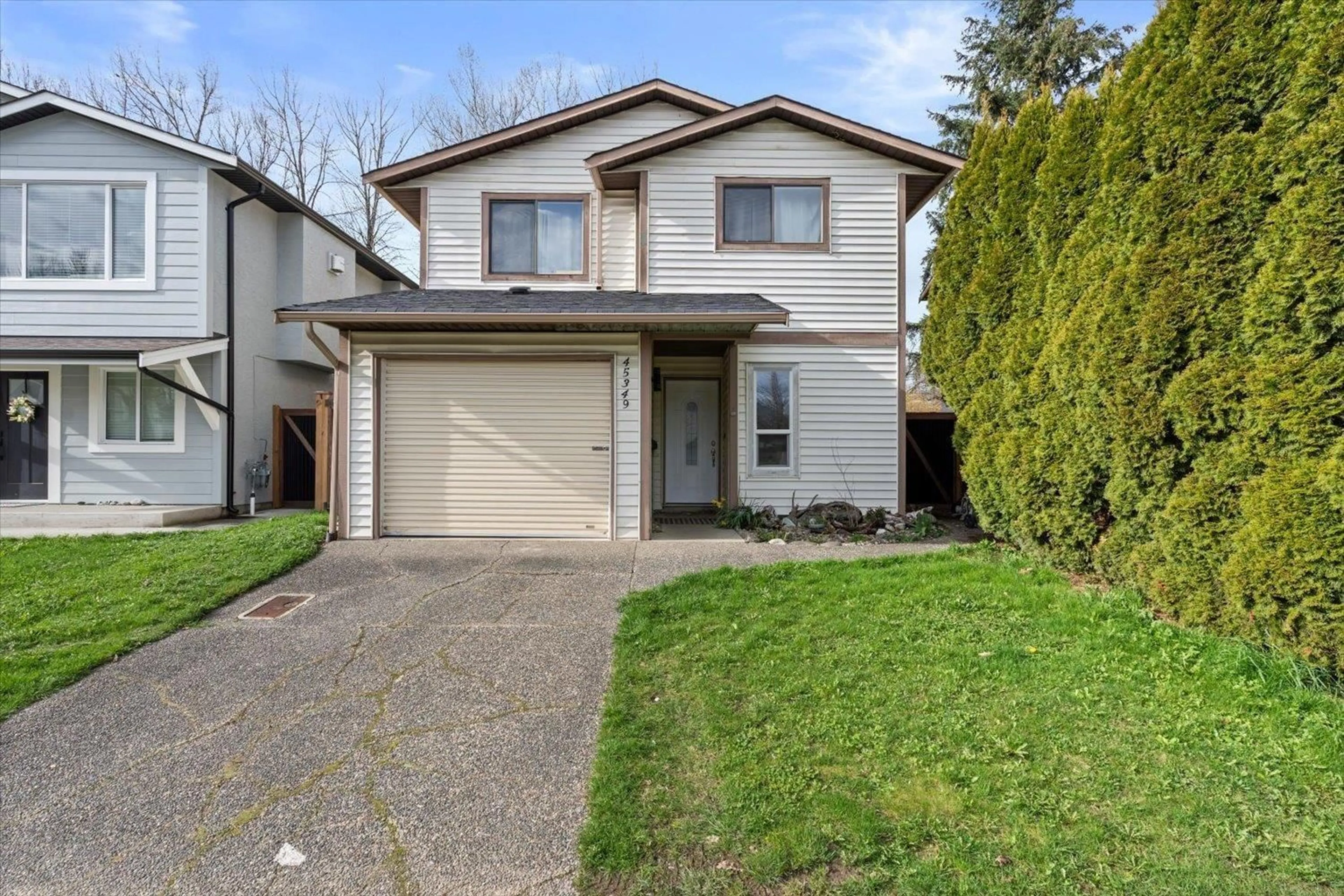 Home with vinyl exterior material, street for 45349 MCINTOSH DRIVE, Chilliwack British Columbia V2P6V4