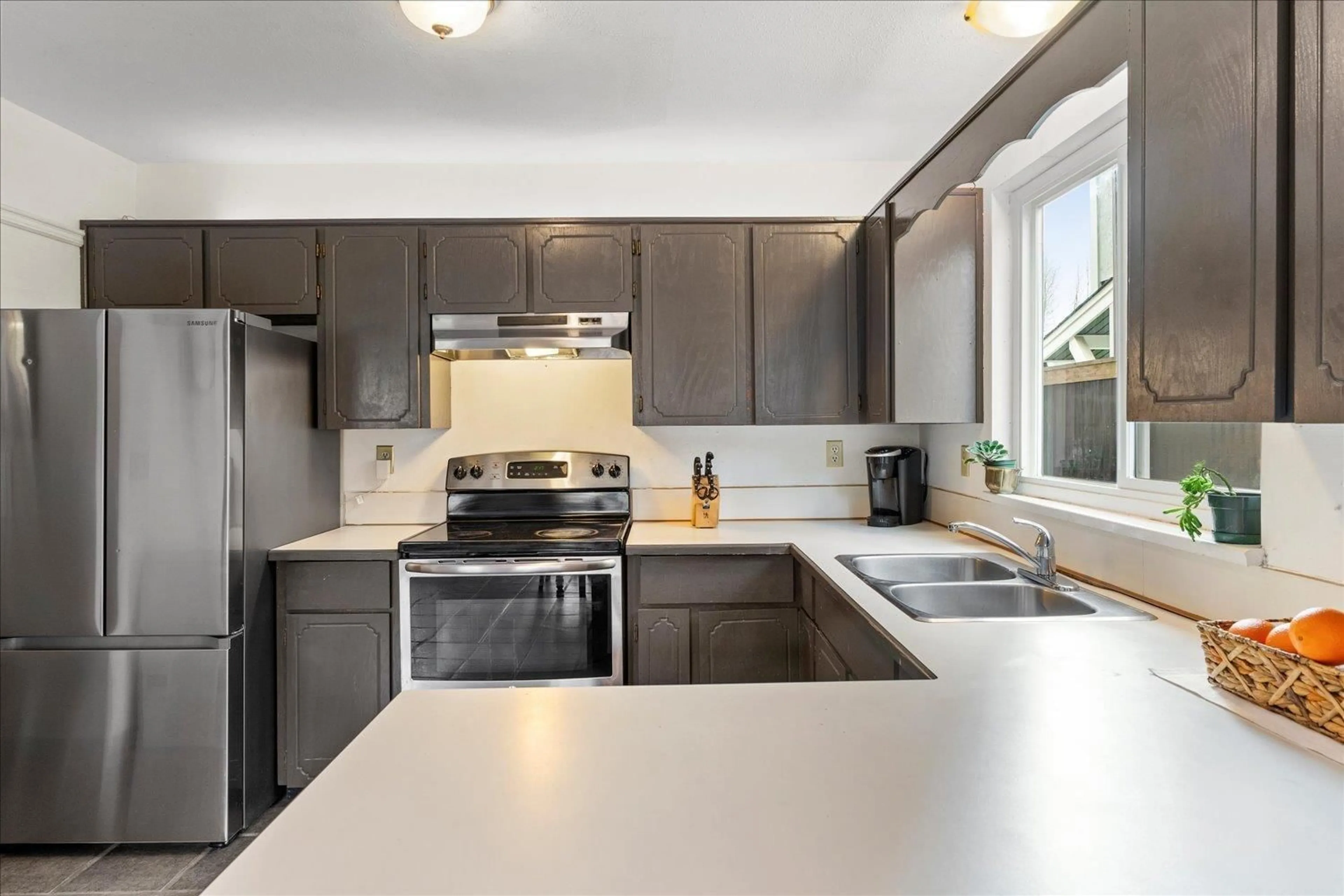 Unknown for 45349 MCINTOSH DRIVE, Chilliwack British Columbia V2P6V4