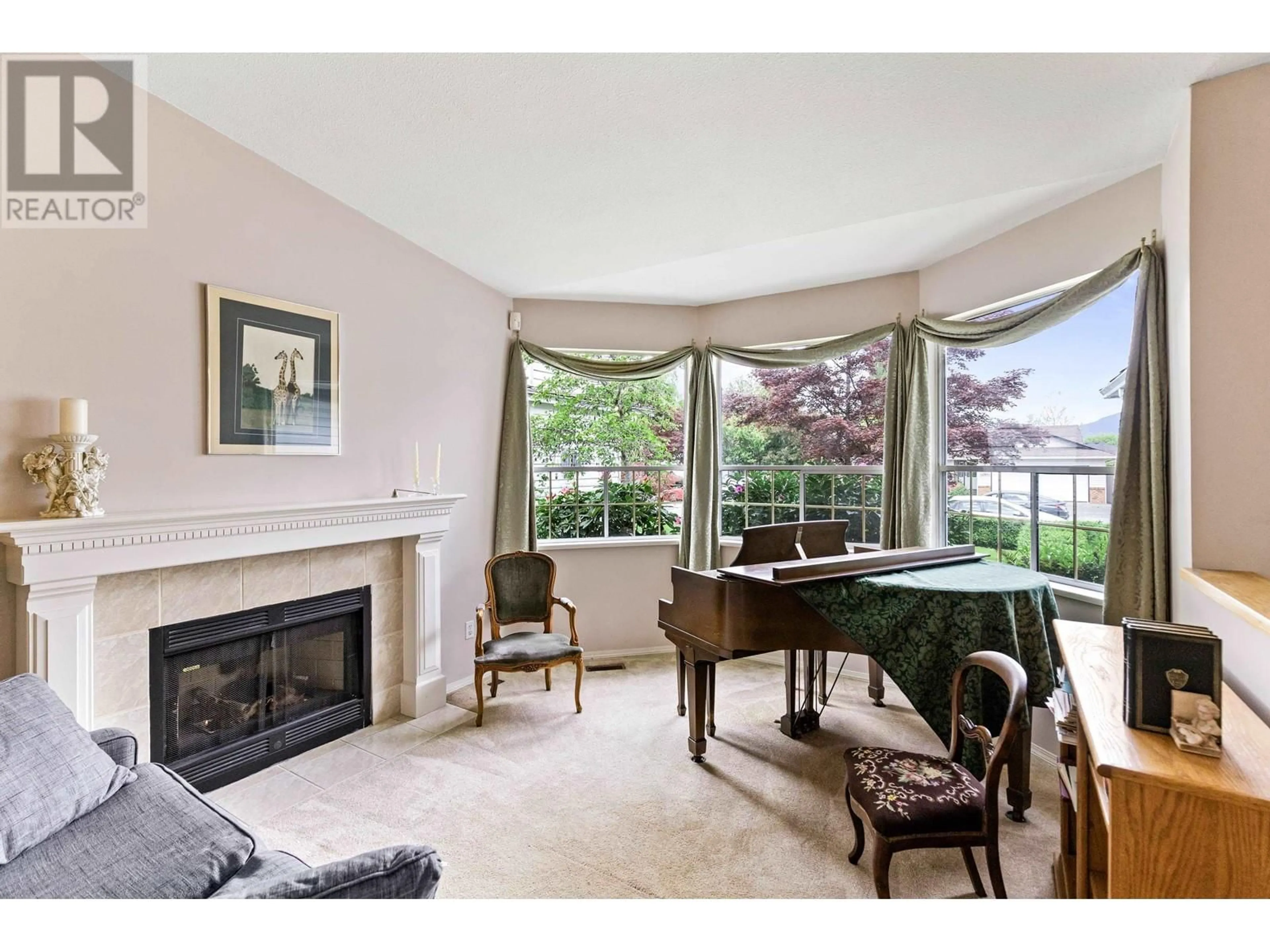 Living room with furniture, unknown for 21972 126 AVENUE, Maple Ridge British Columbia V2X0V5