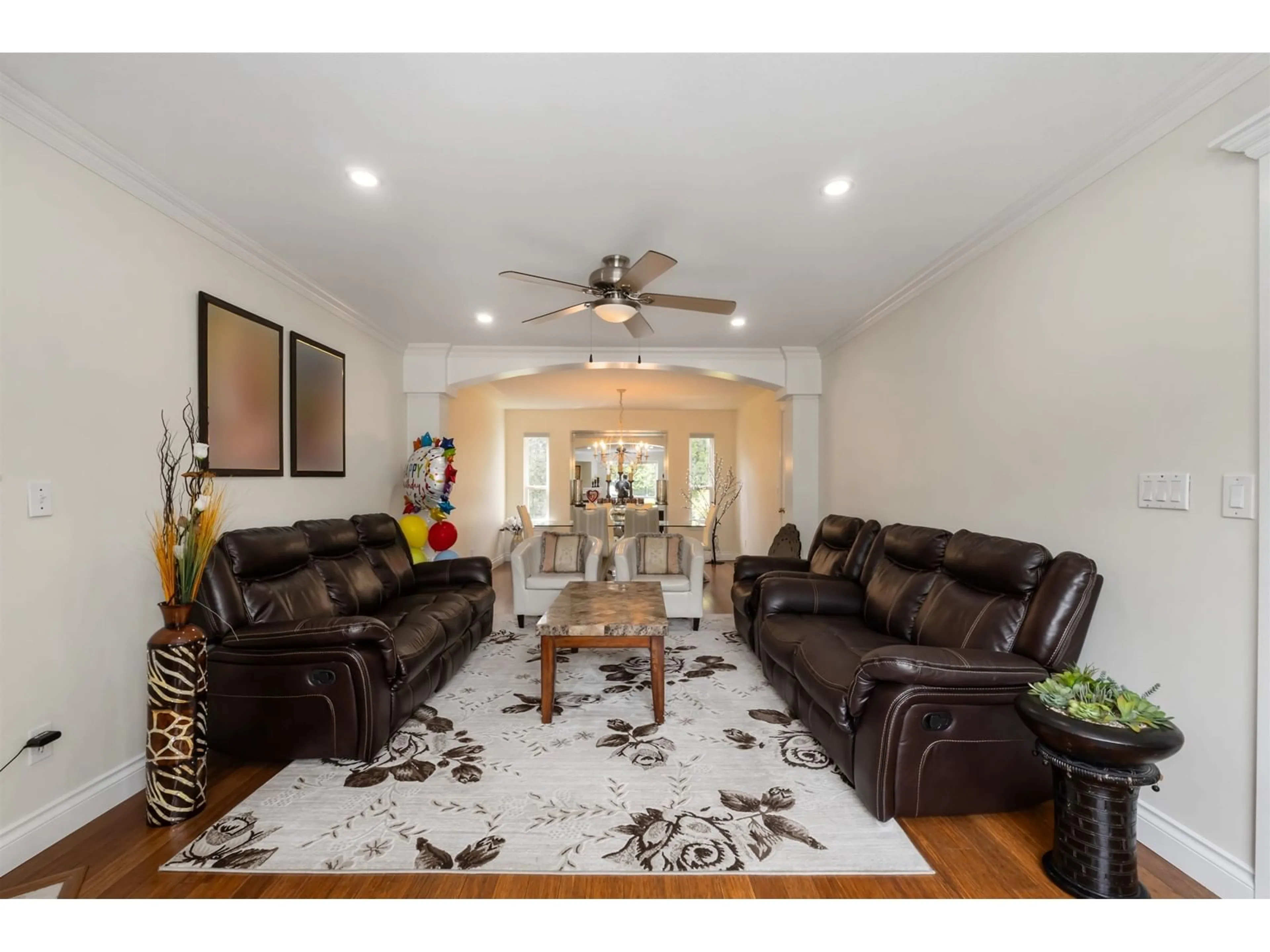 Living room with furniture, unknown for 16840 60A, Surrey British Columbia V3S8X5
