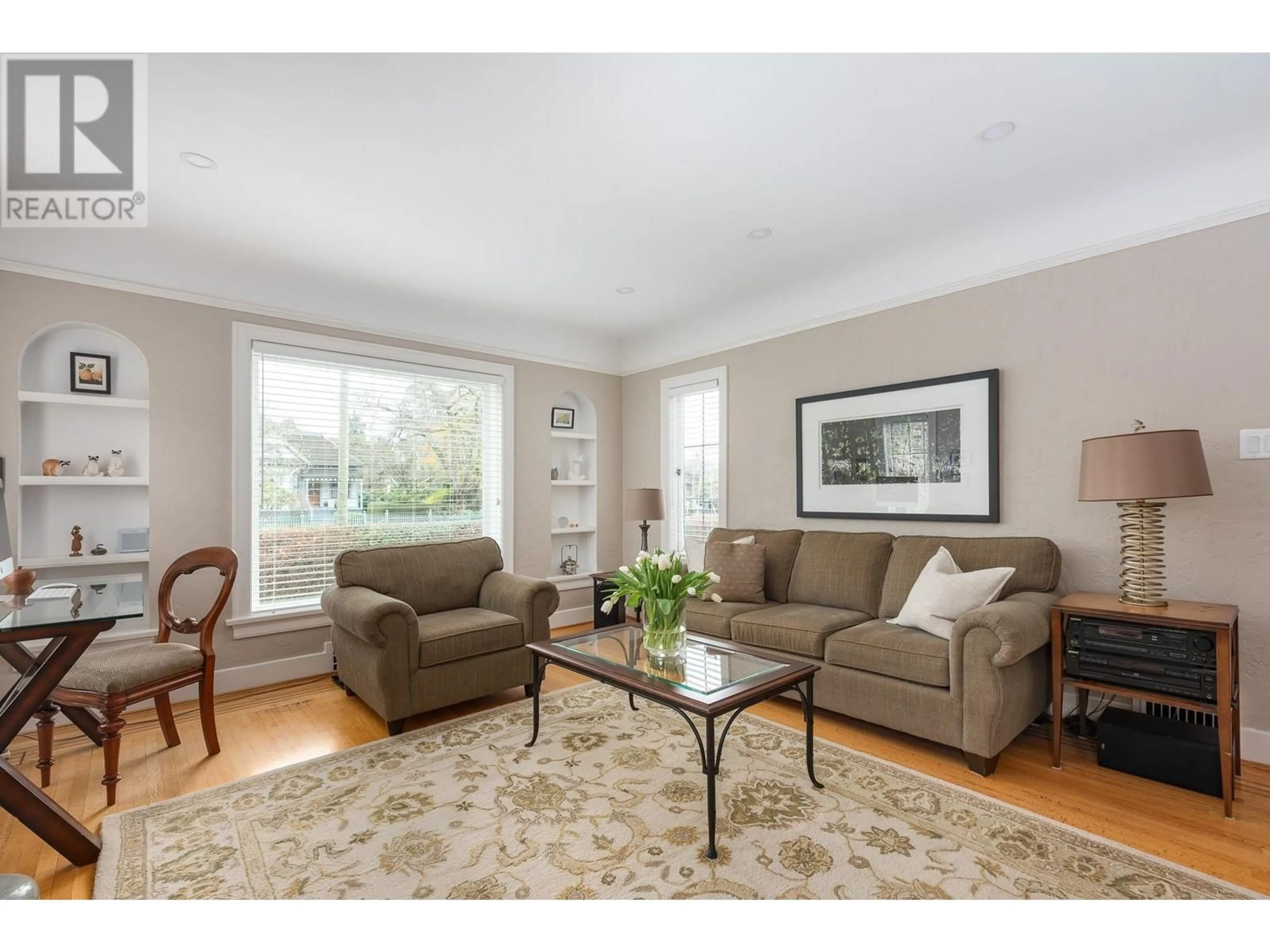 Living room with furniture, wood/laminate floor for 438 4TH STREET, New Westminster British Columbia V3L2V4