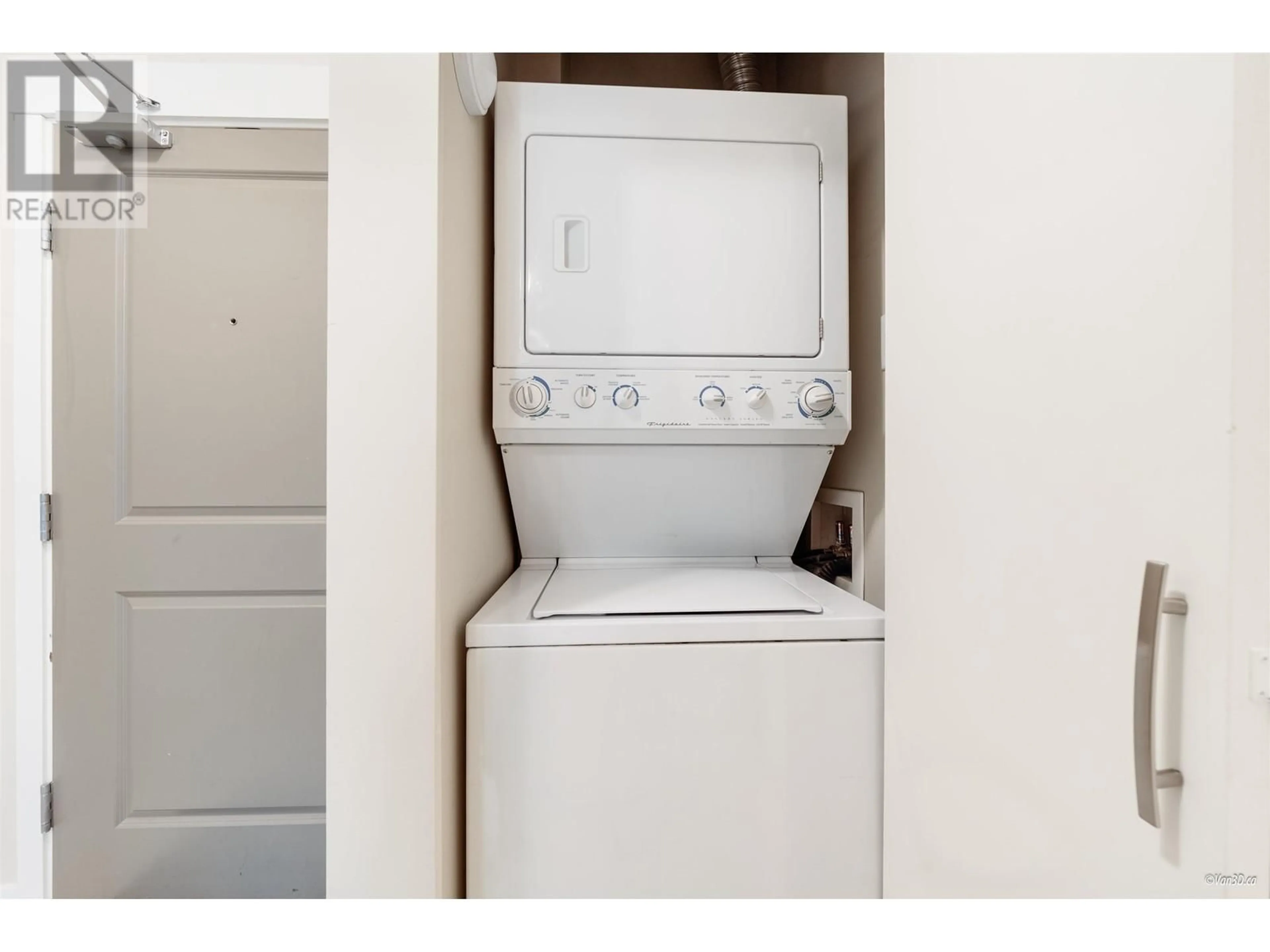 Laundry room for 410 - 11950 HARRIS ROAD, Pitt Meadows British Columbia V3Y0B7