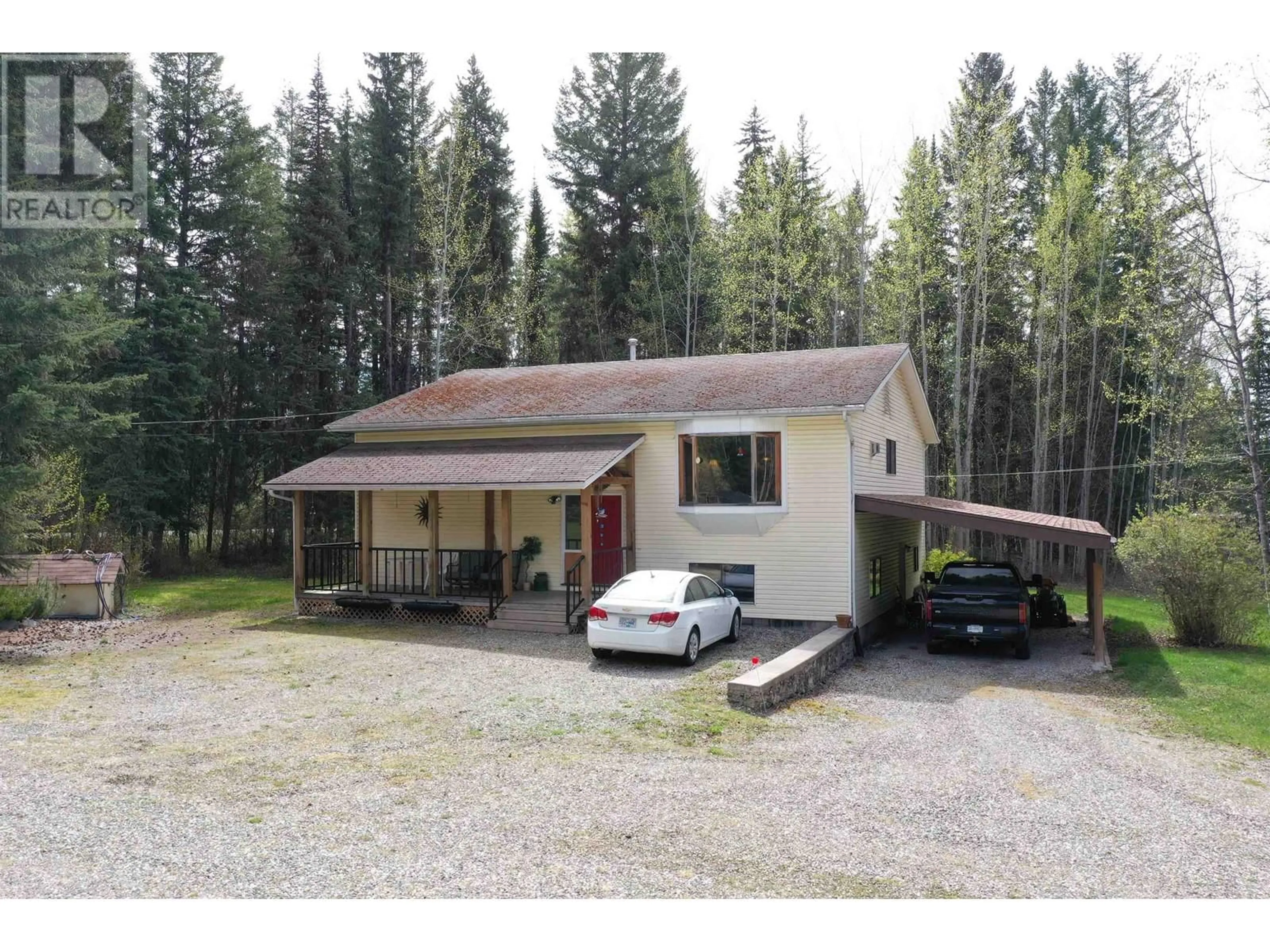 A pic from outside/outdoor area/front of a property/back of a property/a pic from drone, unknown for 4031 ASTRAL AVENUE, Quesnel British Columbia V2J3J3