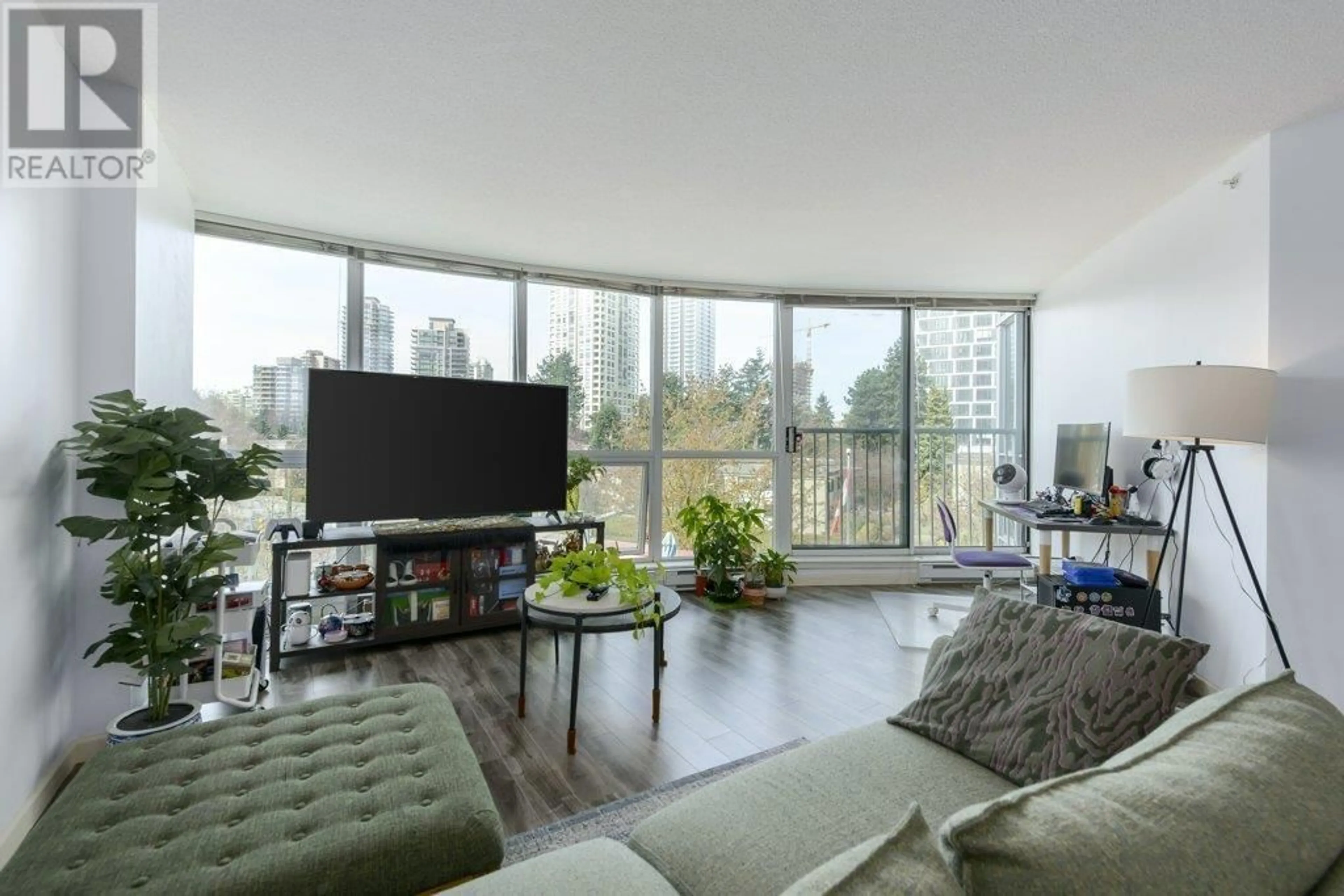 Living room with furniture, unknown for 303 - 6088 WILLINGDON AVENUE, Burnaby British Columbia V5H4V2