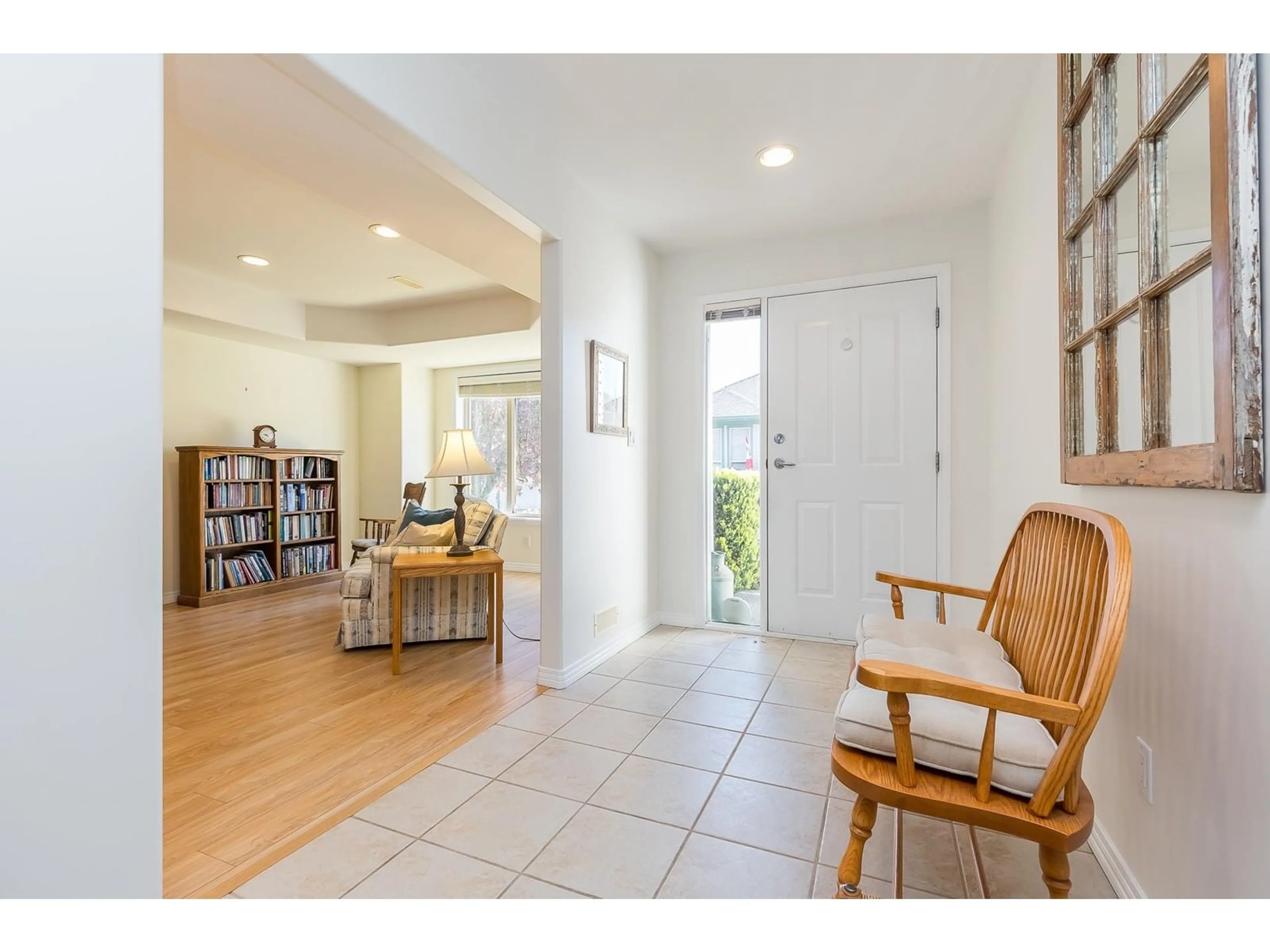 Indoor entryway for 35 - 31517 SPUR, Abbotsford British Columbia V2T6V7