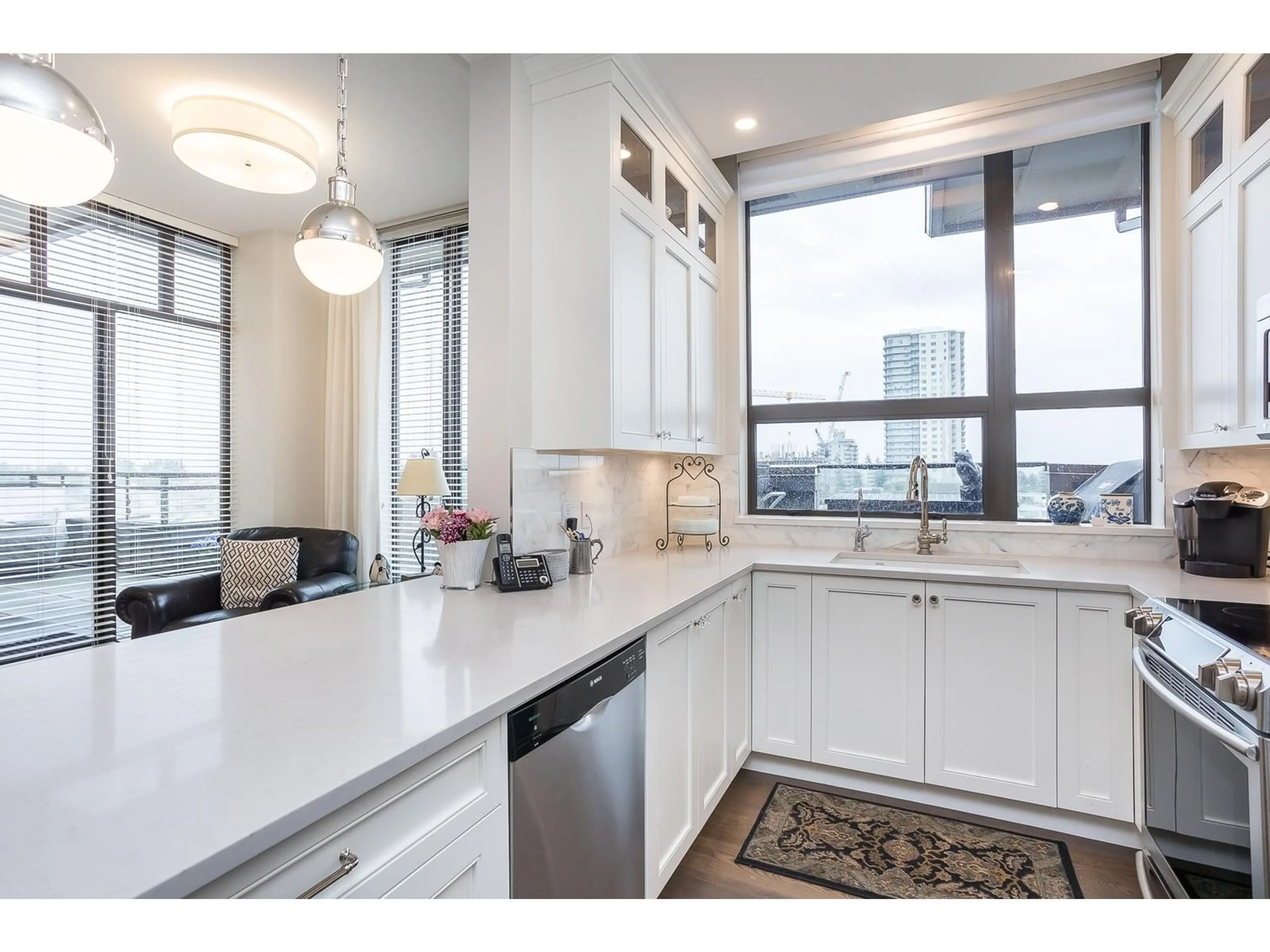 Open concept kitchen, ceramic/tile floor for 803 - 1551 FOSTER, White Rock British Columbia V4B5M1